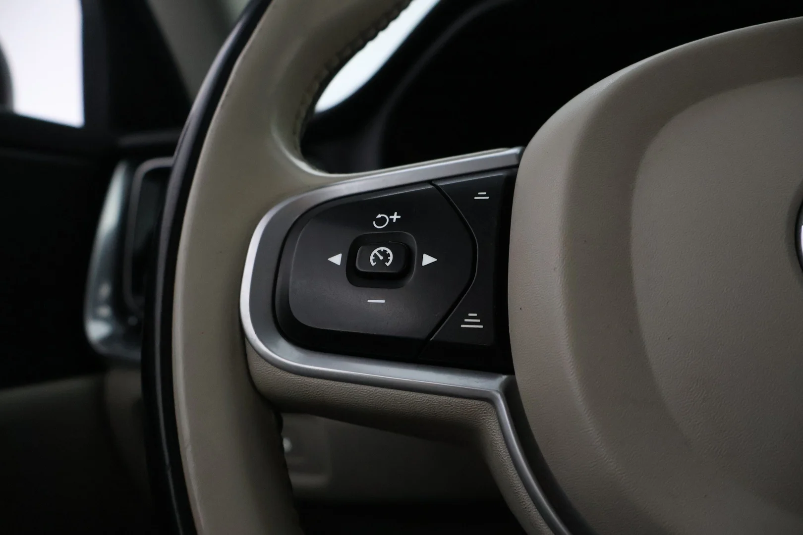 Car Image - 2DqymXaEARvqGmTBXyzQFQ