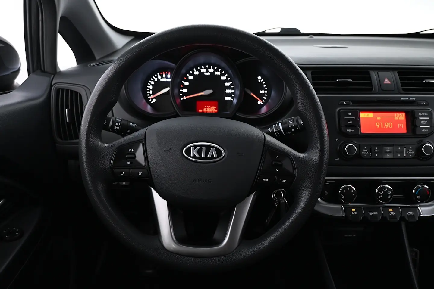 Car Image - 2mYIZjvMkQYp3XjM5w3gtI