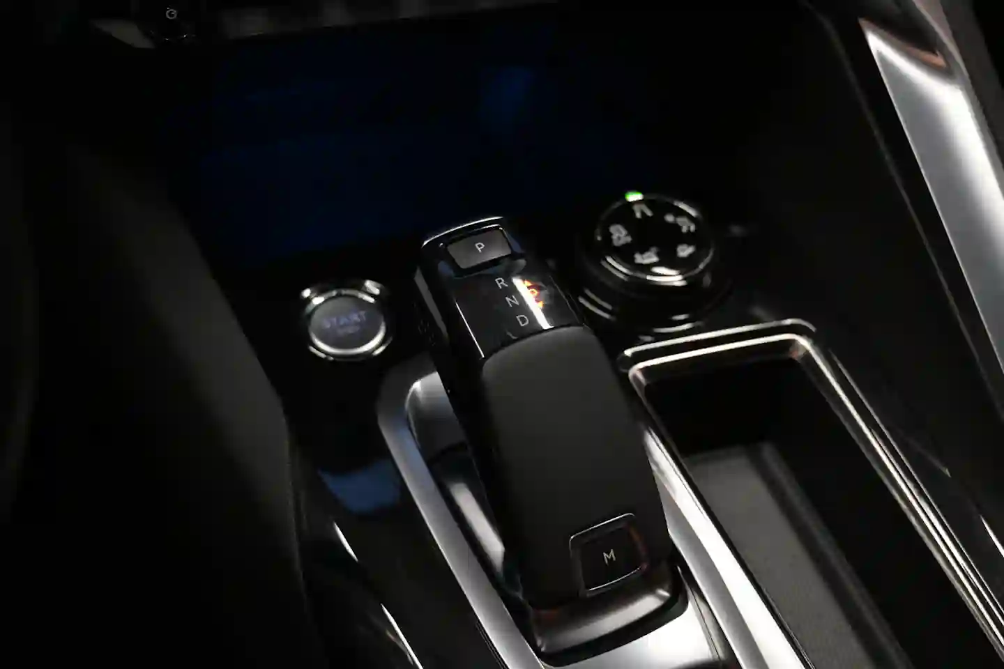 Car Image - 6OzM9BaLn2ZFmYSNowJ2ct