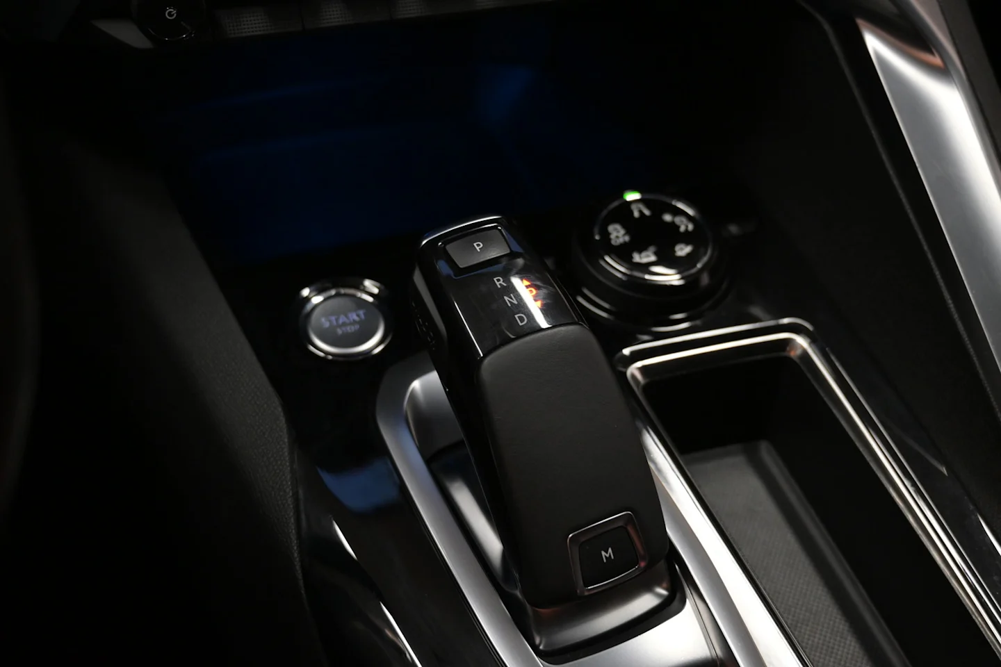 Car Image - 6OzM9BaLn2ZFmYSNowJ2ct