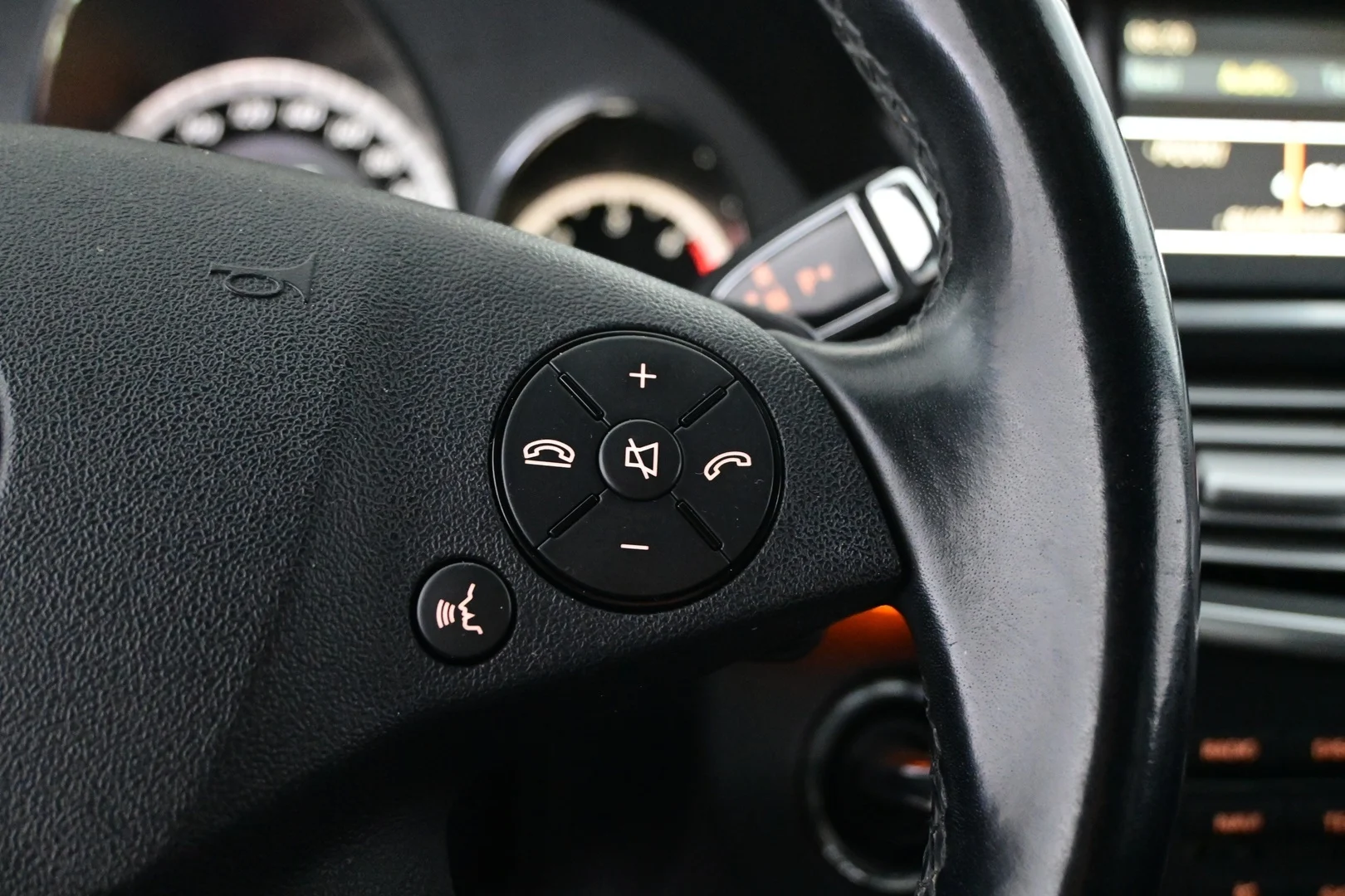 Car Image - 2kRhSF7kMpCxYnHbmlxsSA