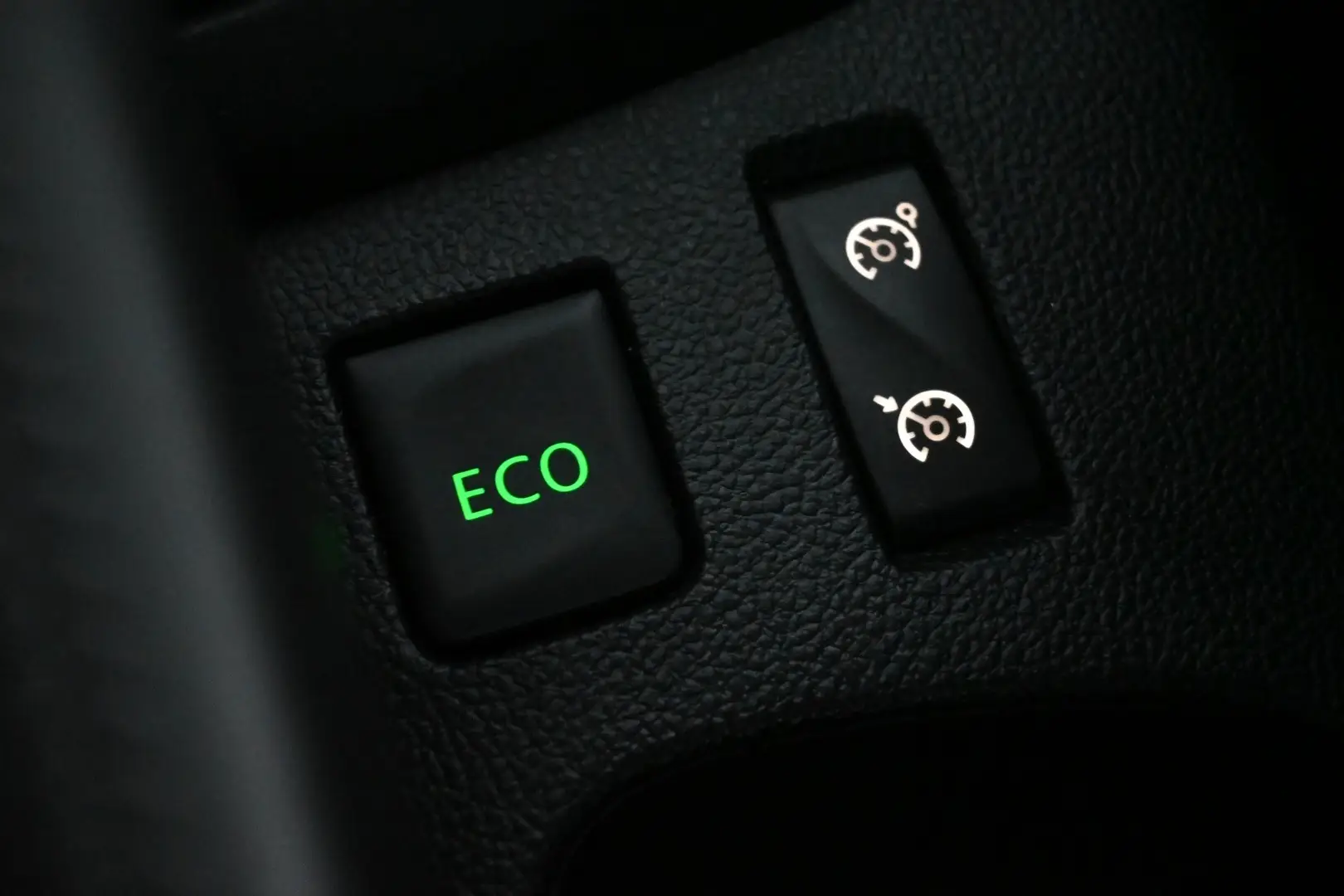 Car Image - 5H1tiHU1g5YlPIo3KC4UJB