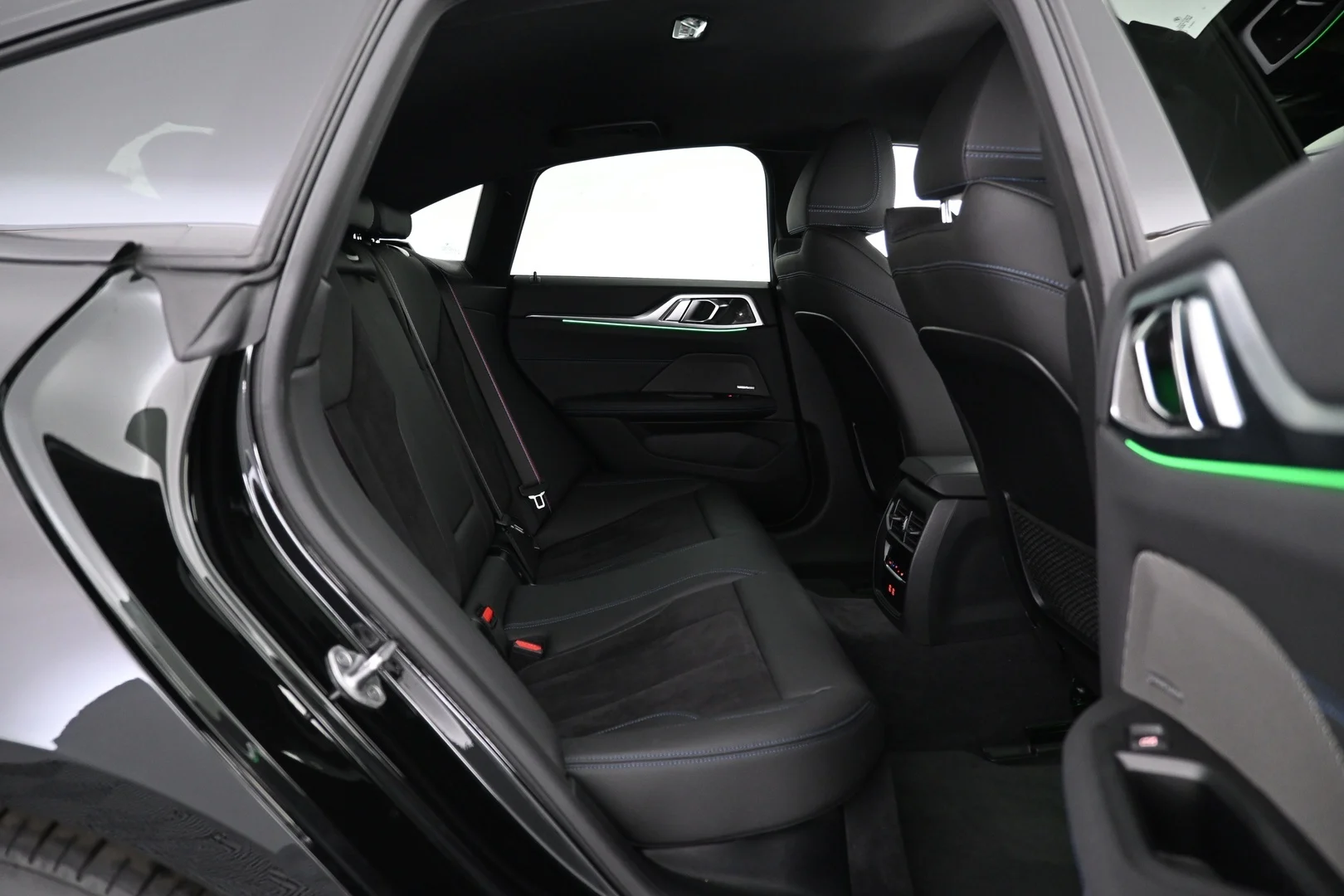 Car Image - 2yzeCQYtlK0I6TZVSUjXhq