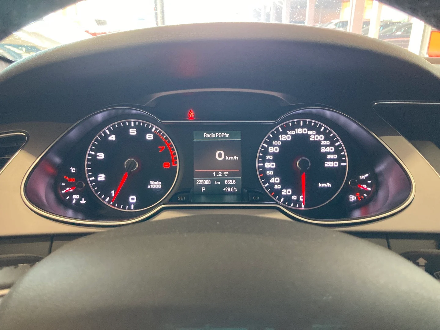 Car Image - 3uvGuHgEpUpCDpsyxl1HvT