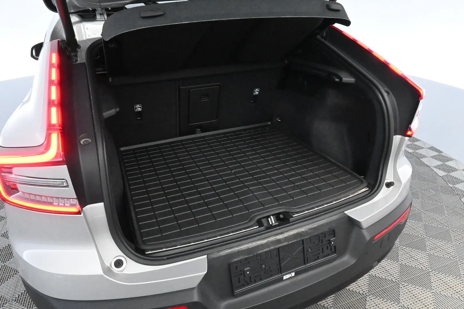 Car Image - 6ijZGV1FDaHjFK1sFQ4Sl4