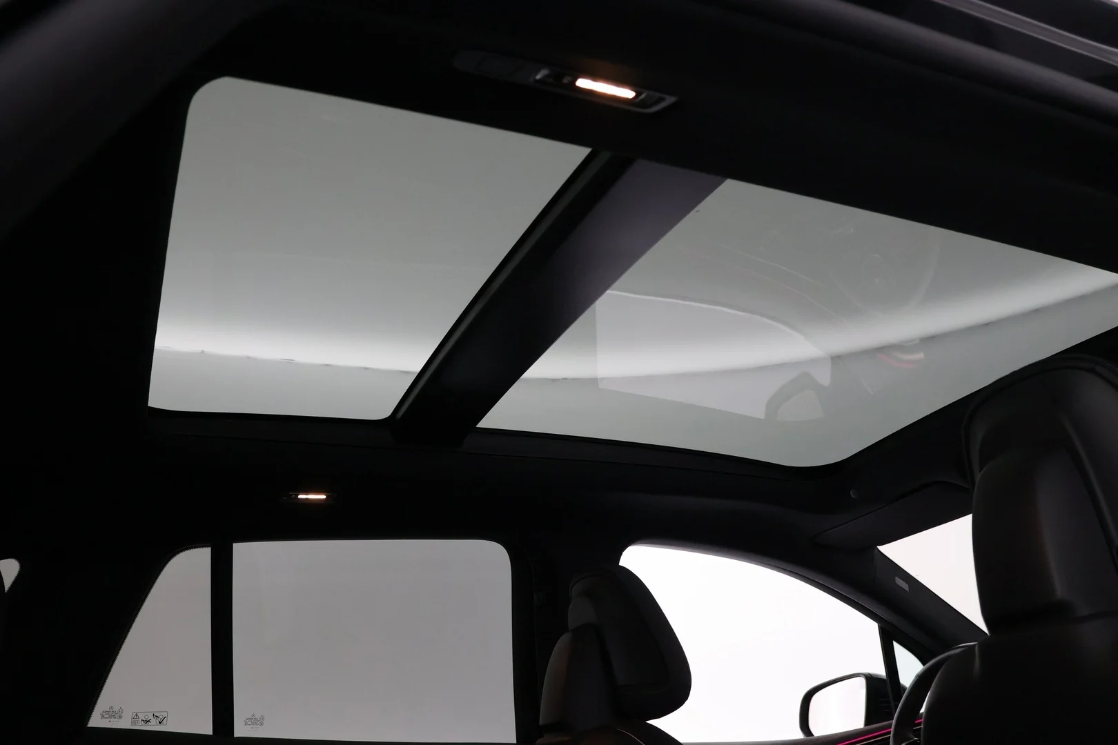 Car Image - S4fRR5XwsjANLWshlBZy6