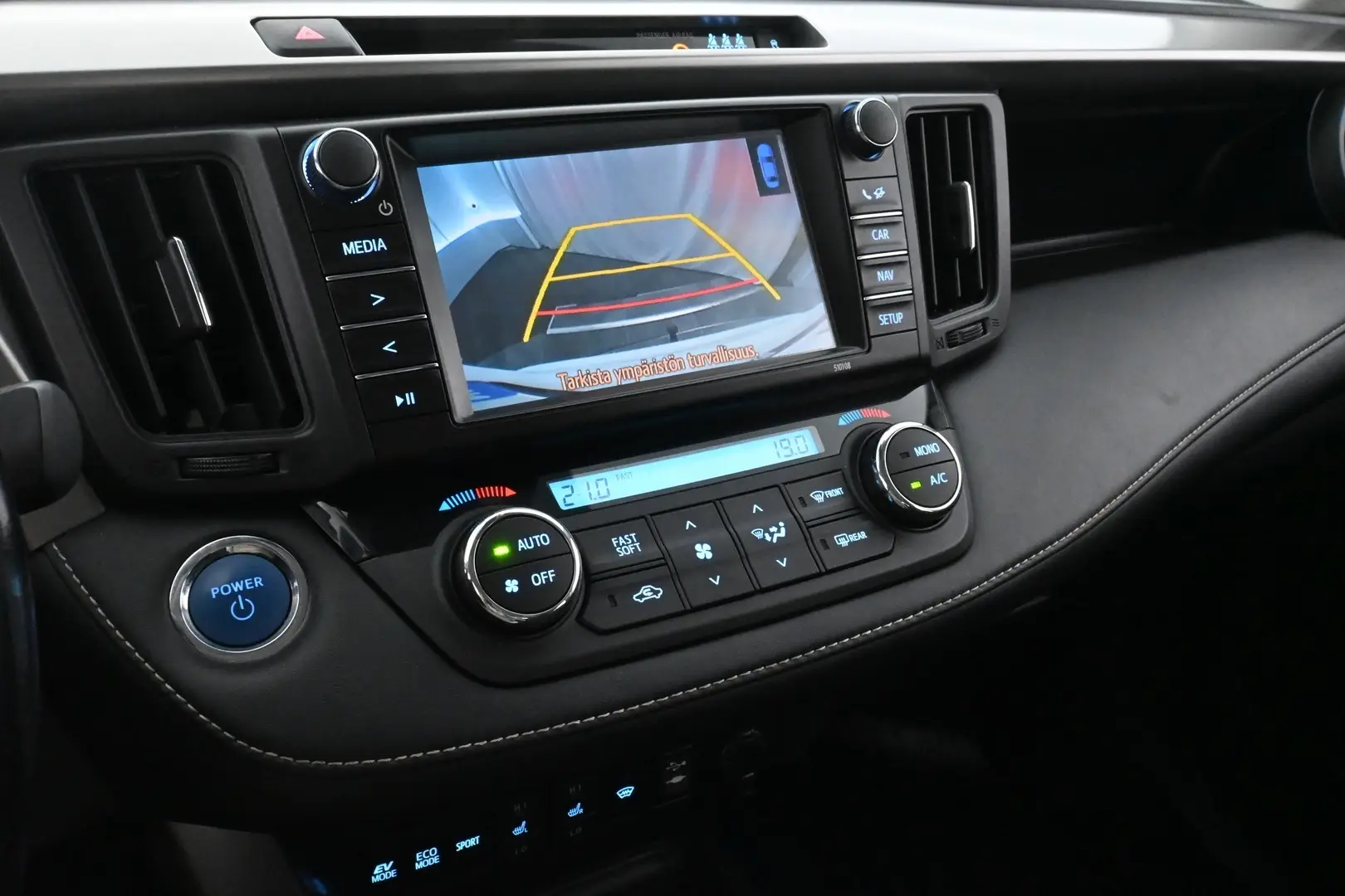 Car Image - 3R9uQyrhiu89yYY1yDeiW4