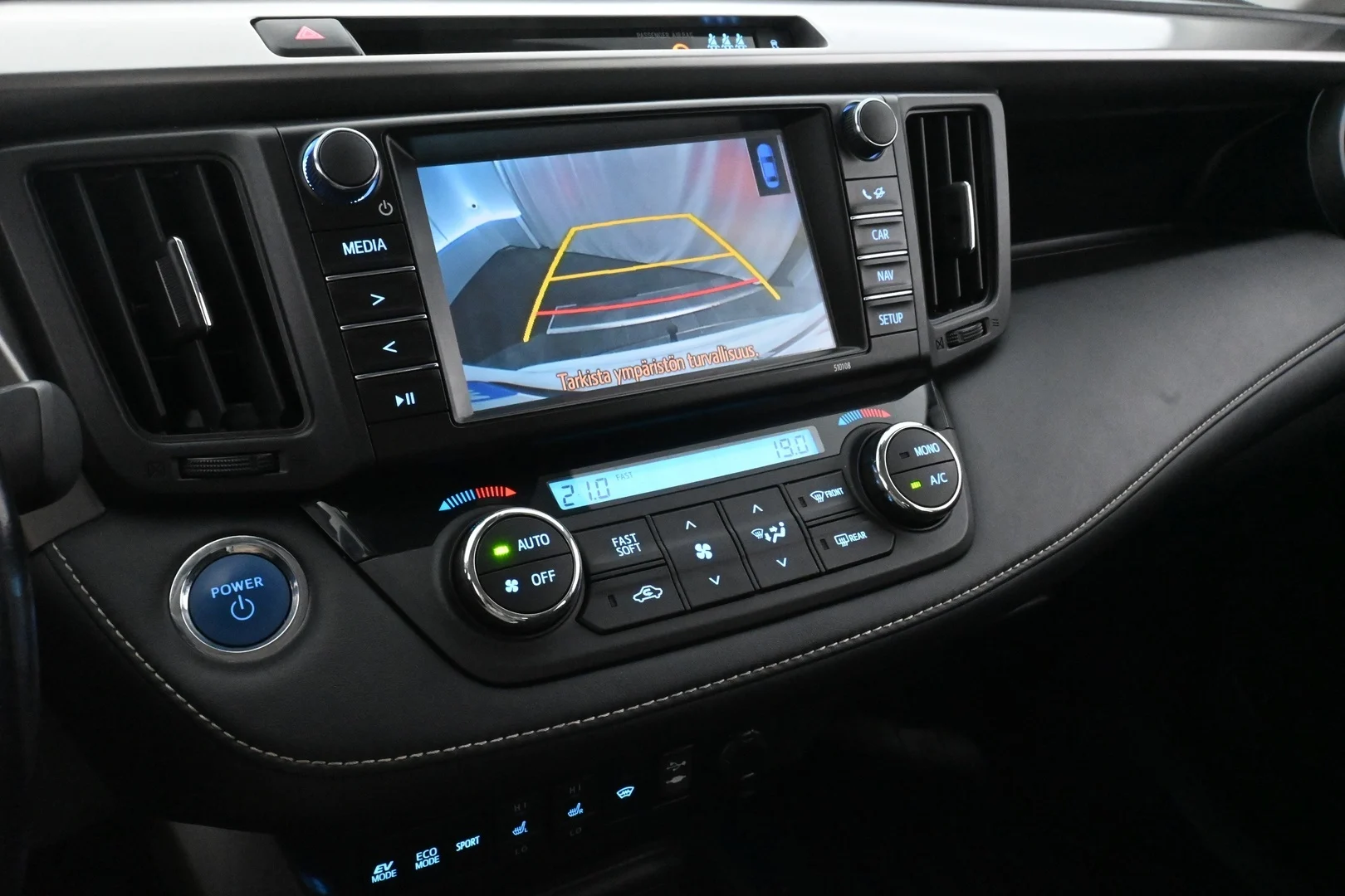 Car Image - 3R9uQyrhiu89yYY1yDeiW4
