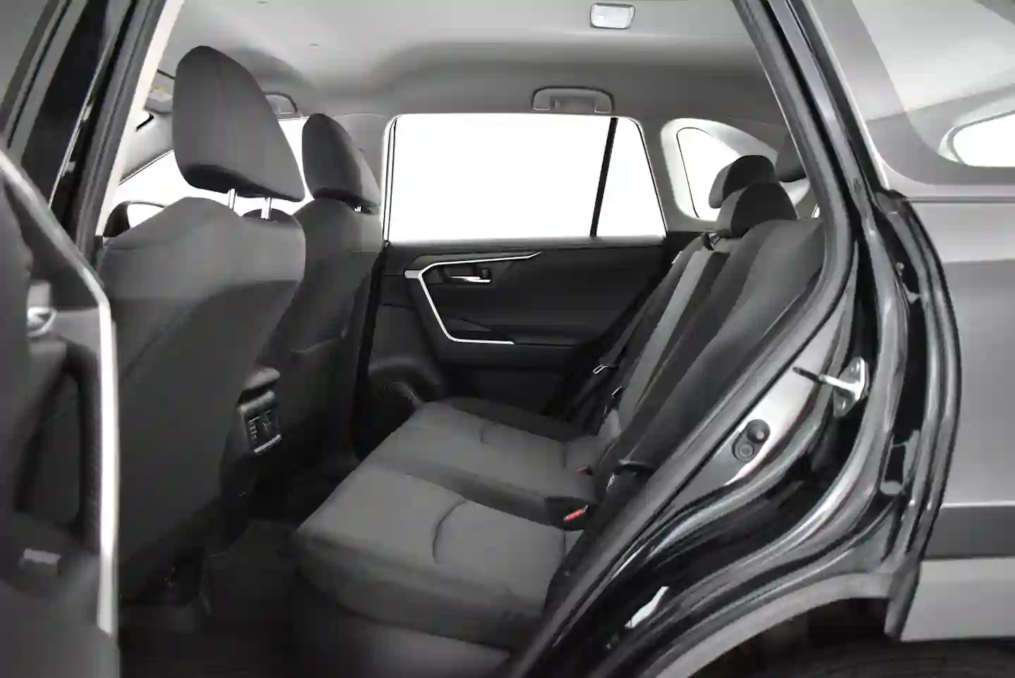 Car Image - 42iq3GHZwQLNH19bDlMhxm
