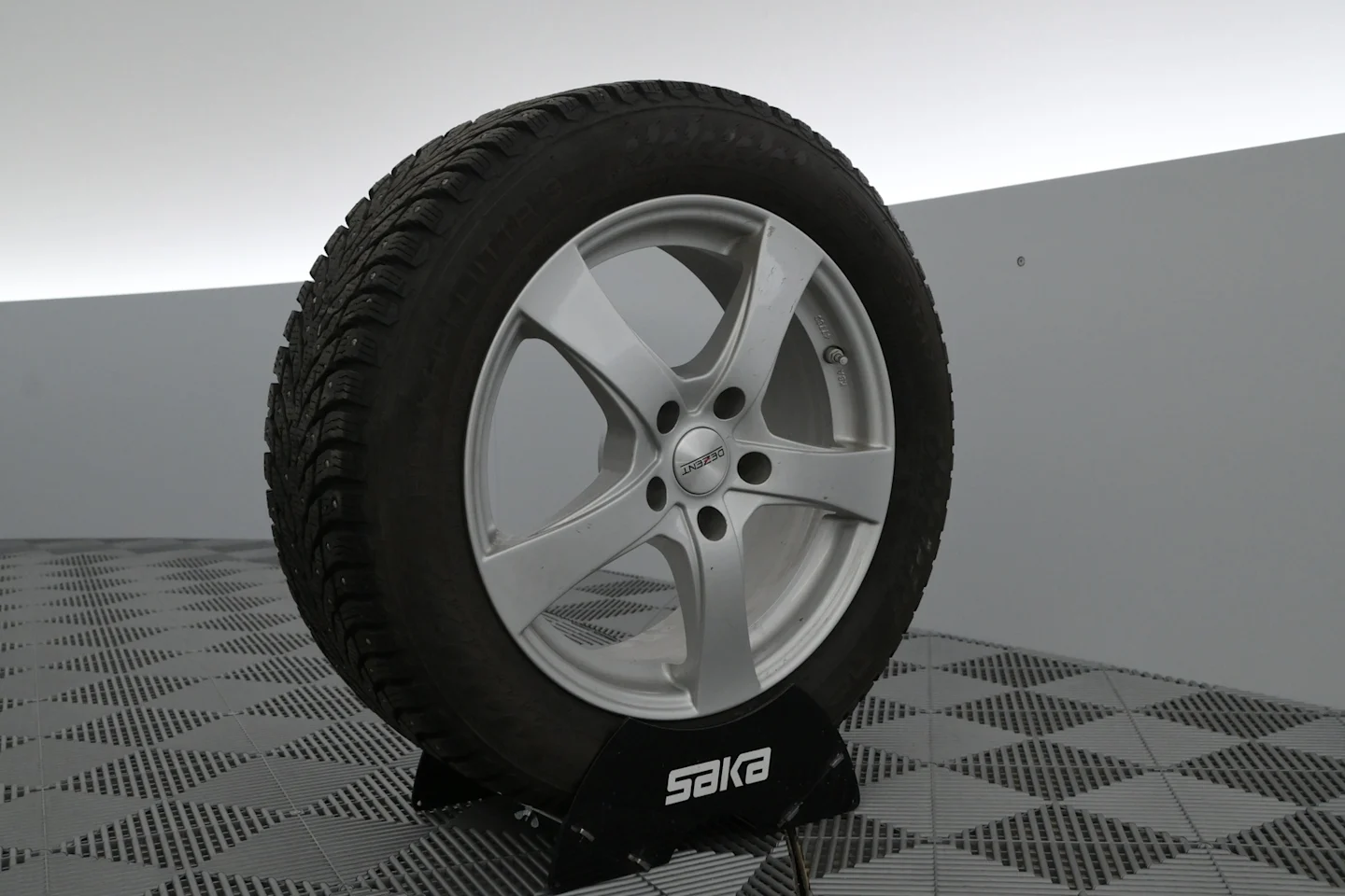 Car Image - 307thW2deAAYzTdgr2ENDo