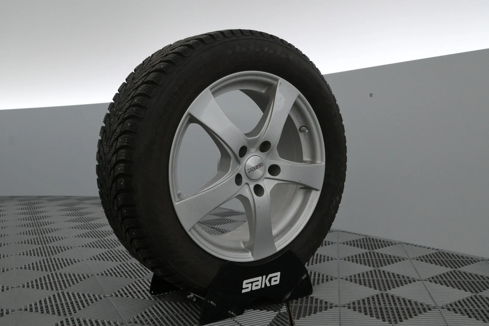 Car Image - 307thW2deAAYzTdgr2ENDo