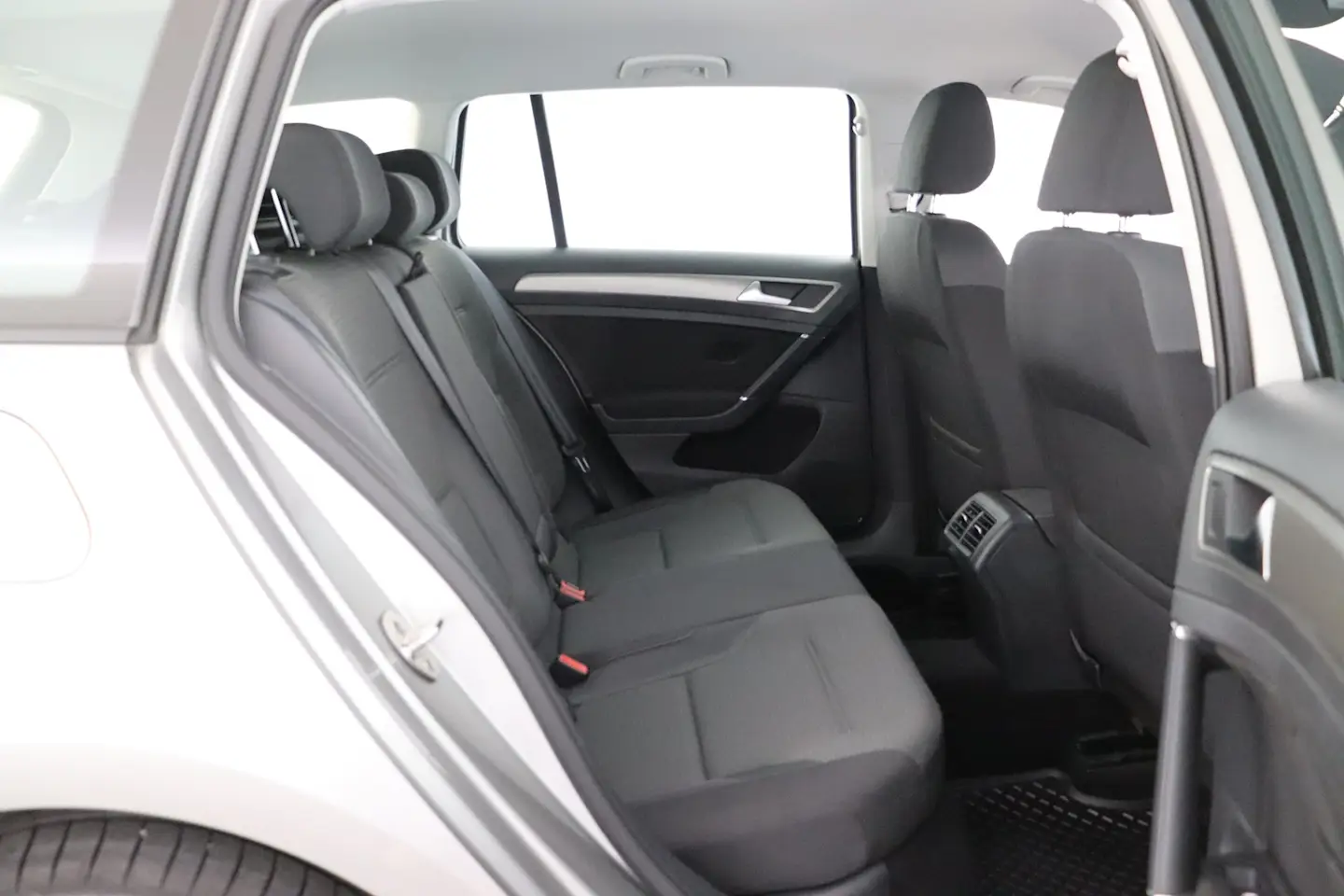 Car Image - 3FR4SZMrhR5EoCoQ1NvX2T
