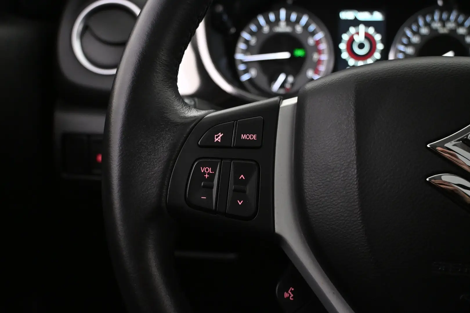 Car Image - 393NHazMXLg35TceCa4sGV