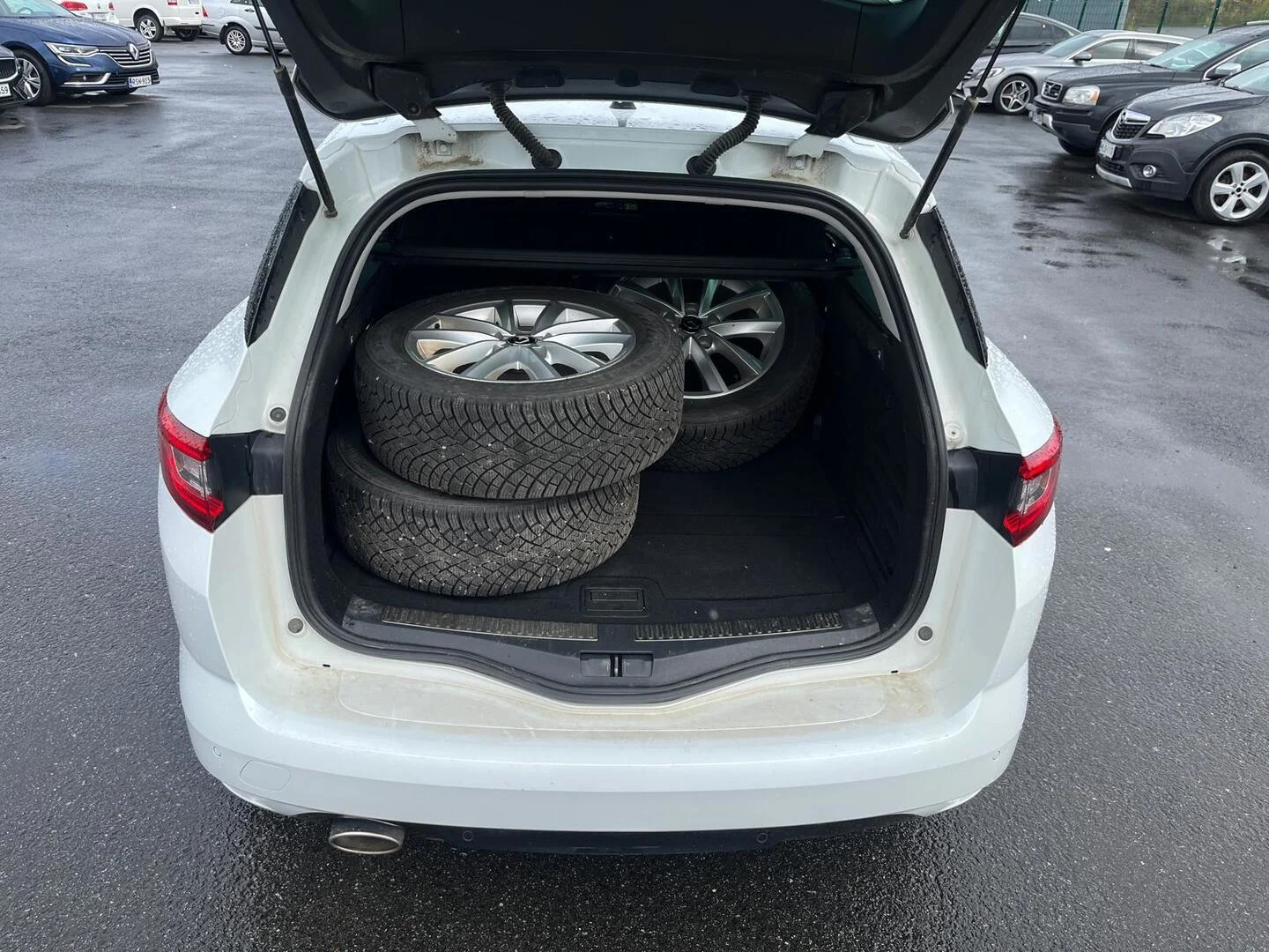 Car Image - p6uH4P0cfe5i5aCQm0Niw