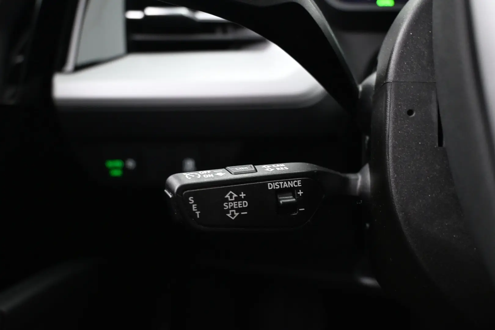 Car Image - 18gJPAwguVAKGDuuC7q7Z2