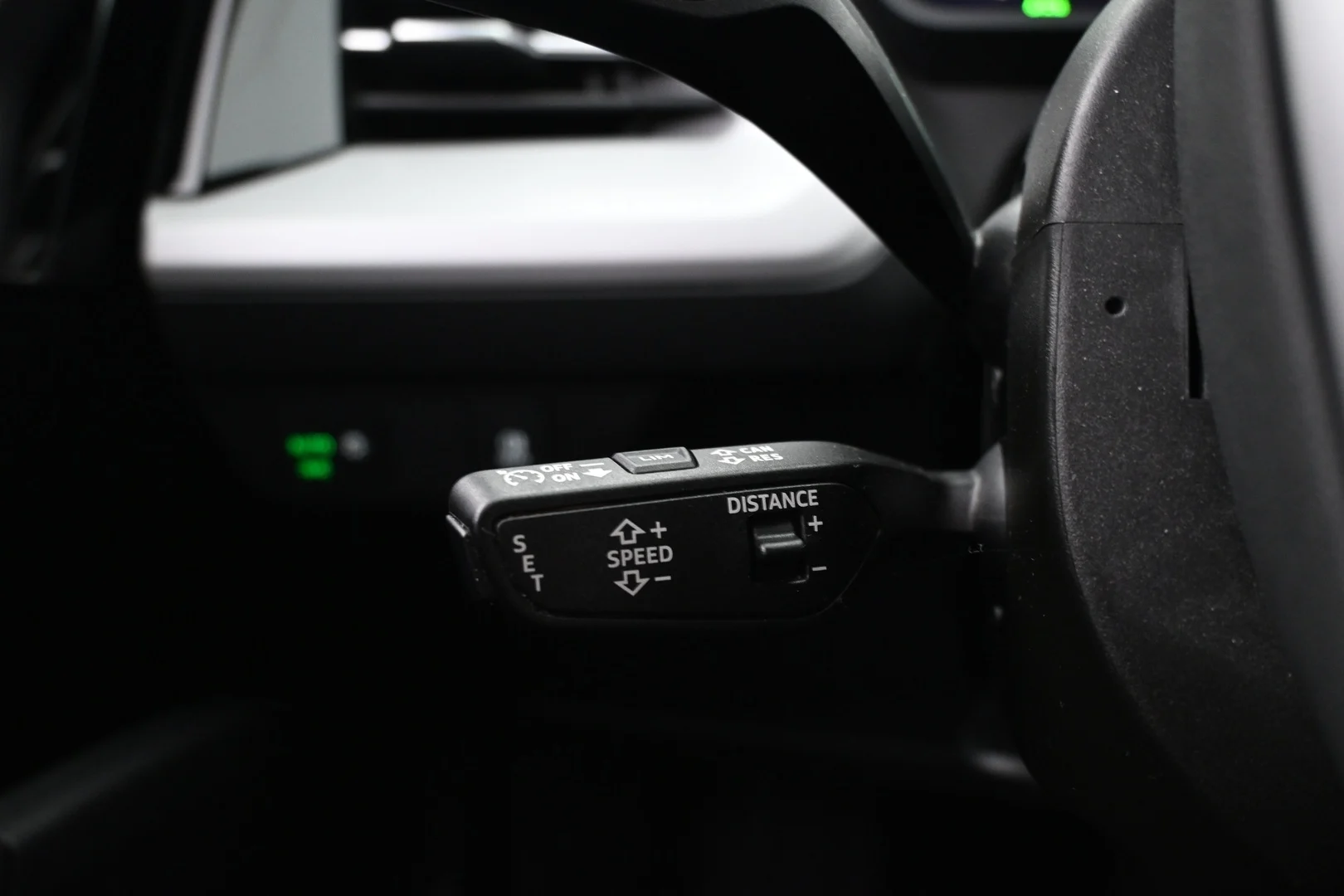 Car Image - 18gJPAwguVAKGDuuC7q7Z2