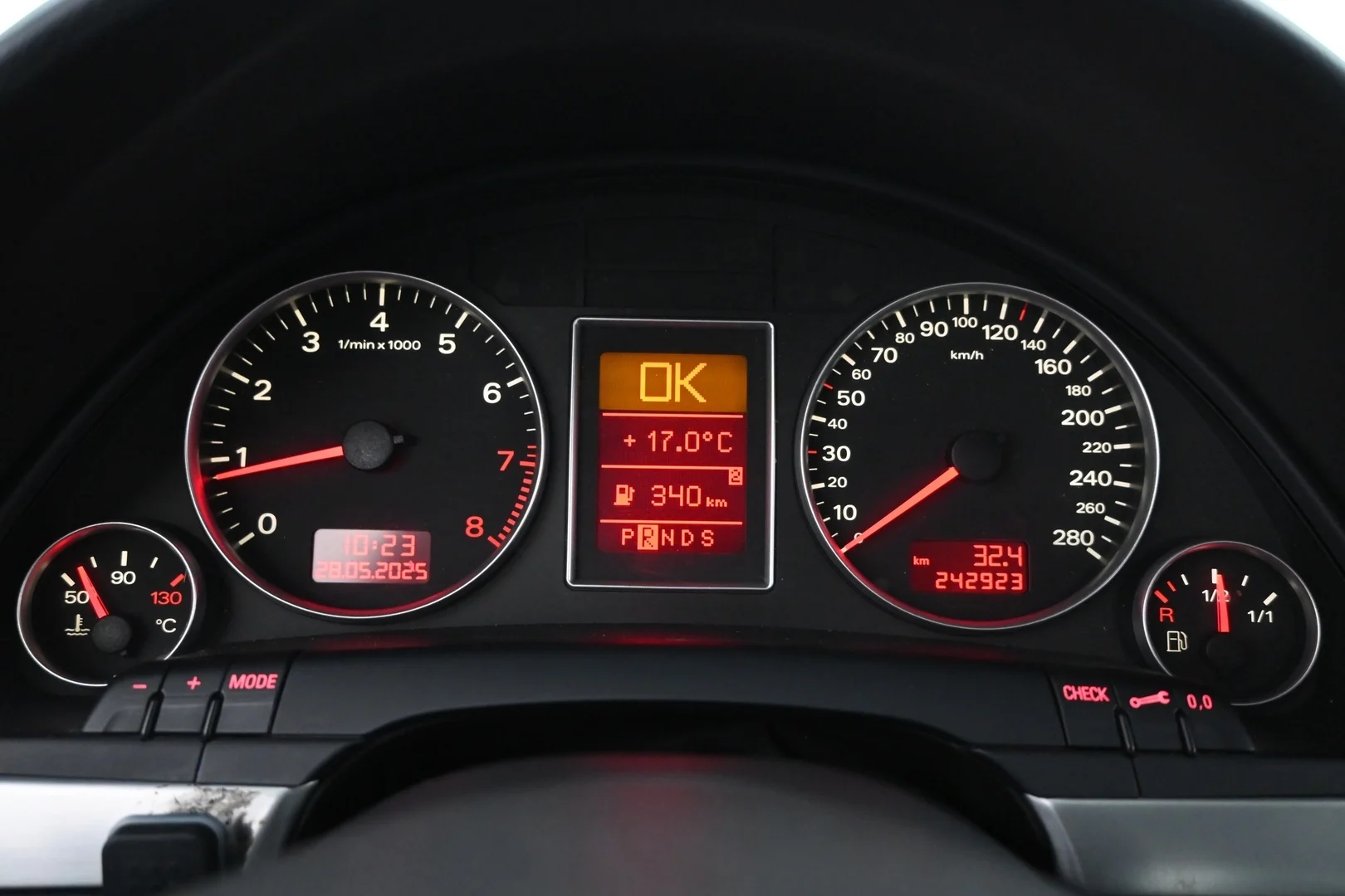 Car Image - 6HSmpHbKU7e9EdlFPpPXf9