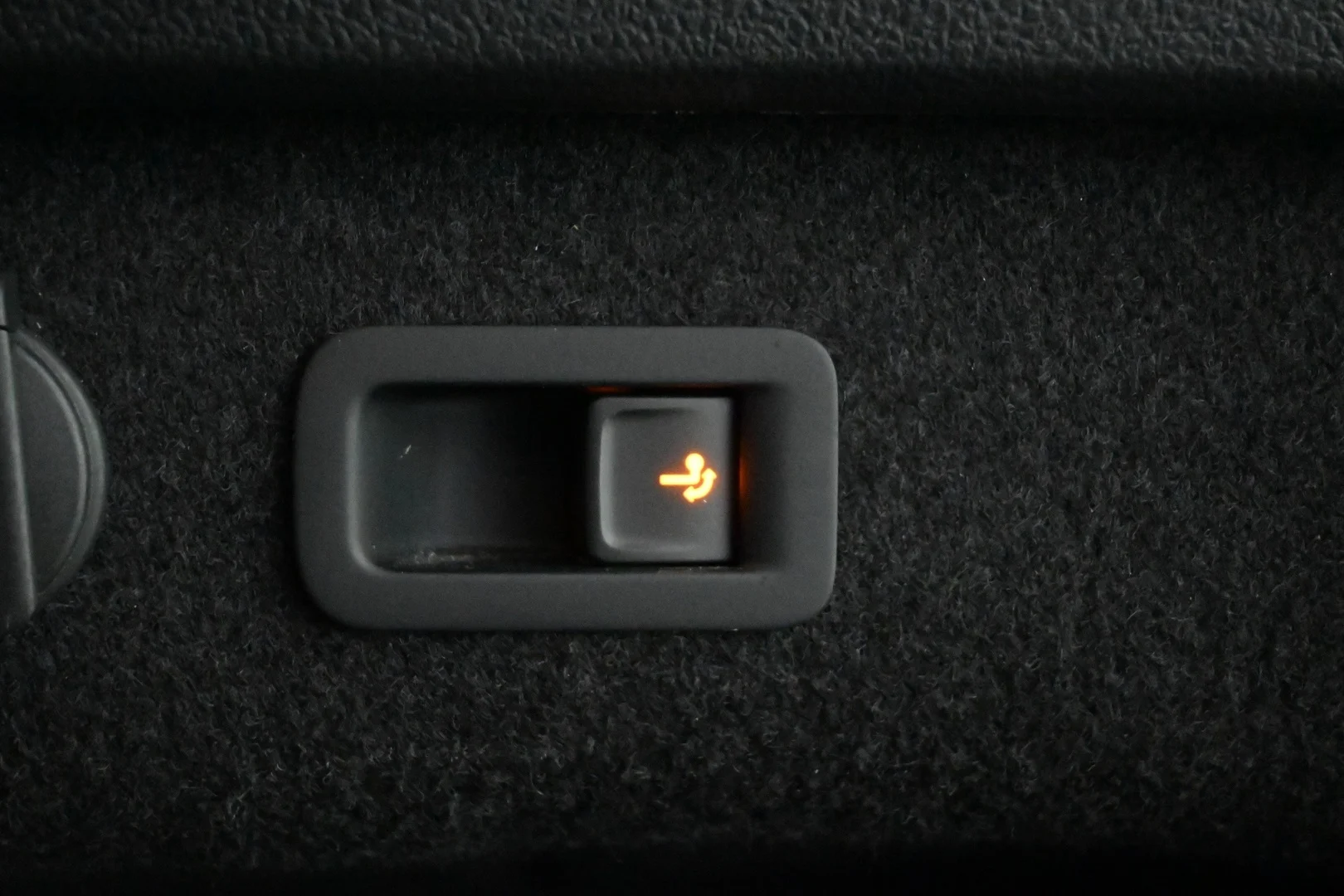 Car Image - 4hFCgmGpJ2AMhU88ymQ69w