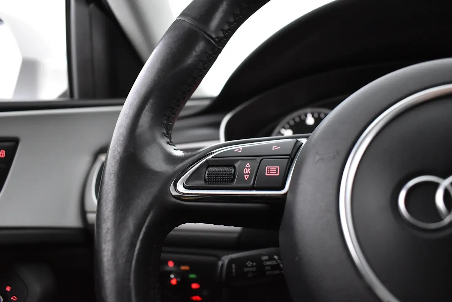 Car Image - 6X2cgM4Edlpp4tOanv3s17