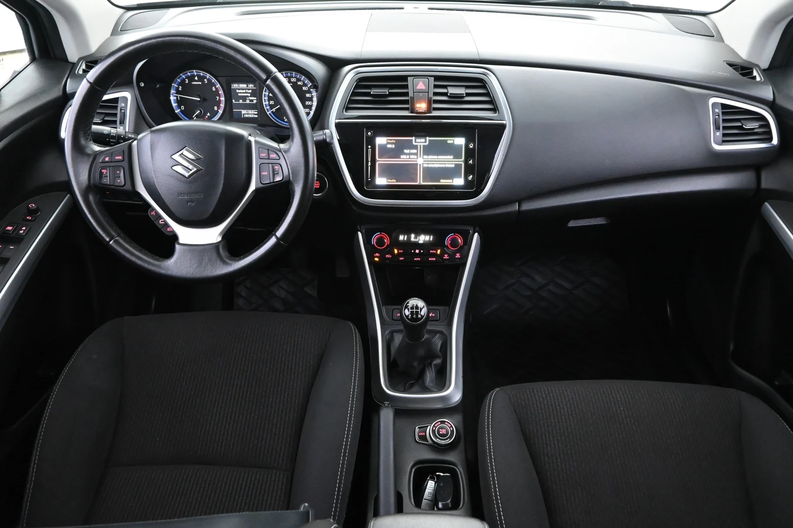 Car Image - 54S60AKwekXVLM08vAUu82