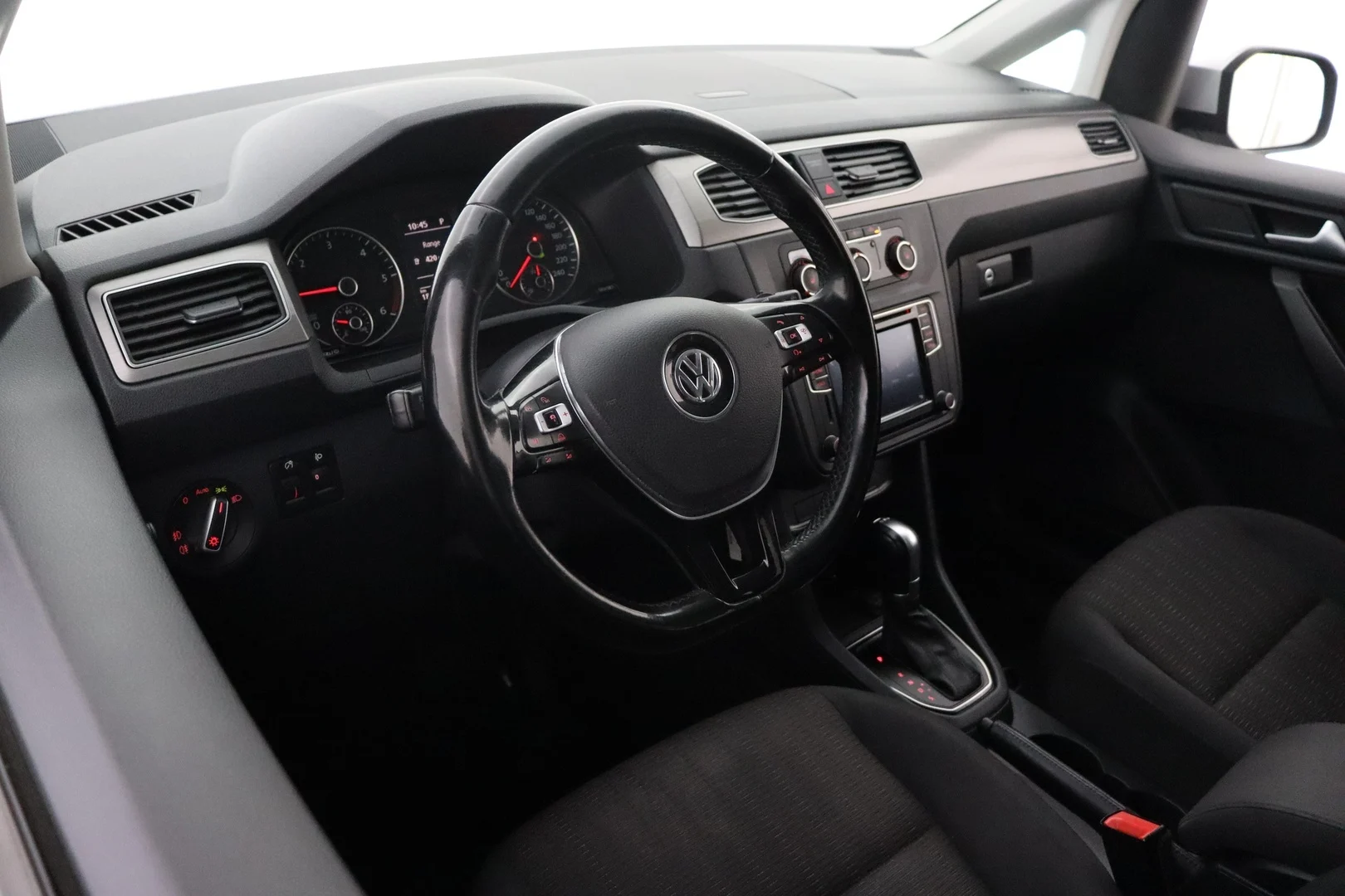 Car Image - 6CE707vTjlWGVnspzBL2XB