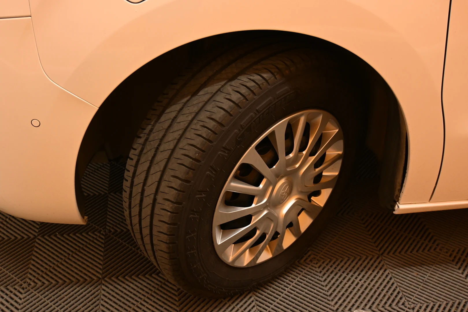 Car Image - 1KUM33XEESLai3At9q4SXJ