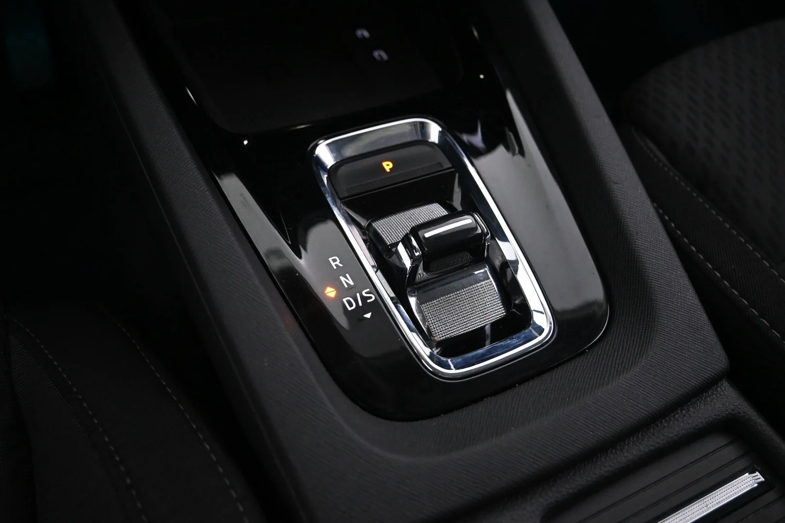 Car Image - 2sFzSRXANkCudJ4INJ7zTq