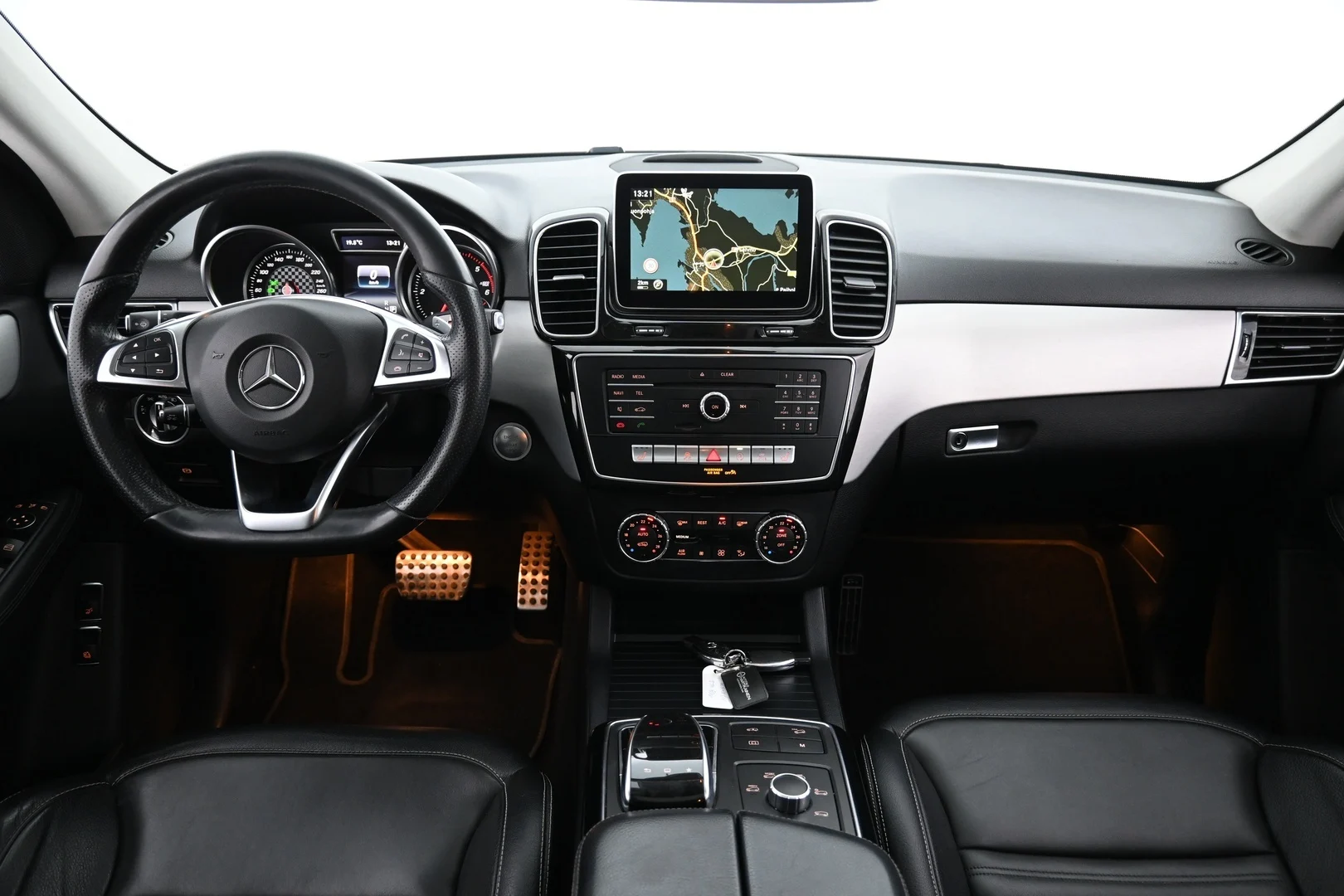 Car Image - 6cDYxjOgWIkX3tE65IFYjb