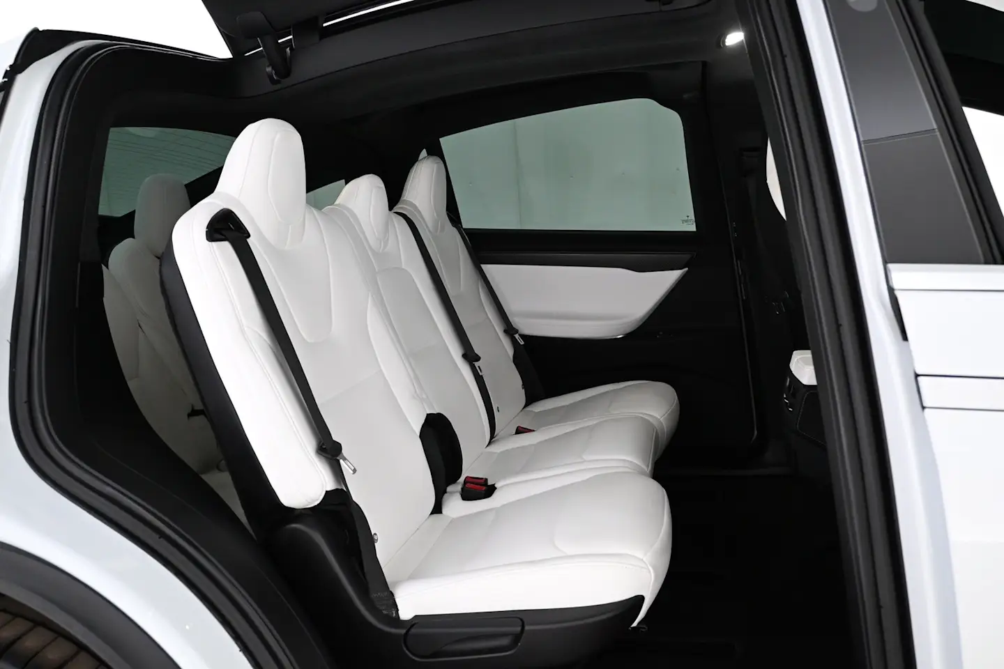Car Image - 4CO1LuHUHCBgAf7VvBQmvy