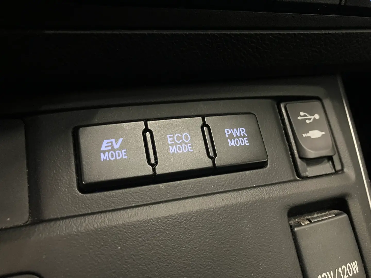 Car Image - 27k5CbjvvFOzCiZisNXw7O