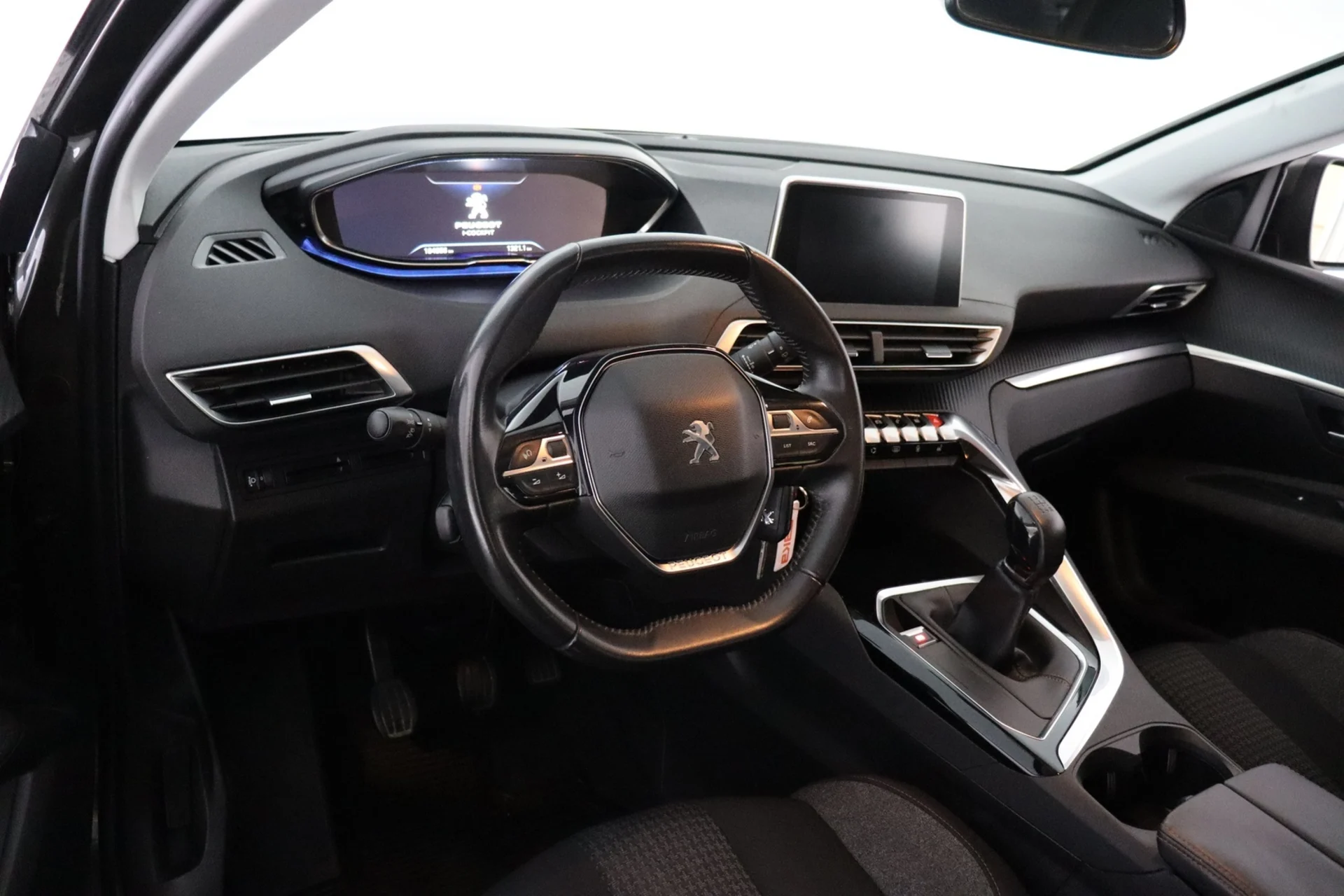 Car Image - 10R9JAeK5ljbLPHDAaTBMU