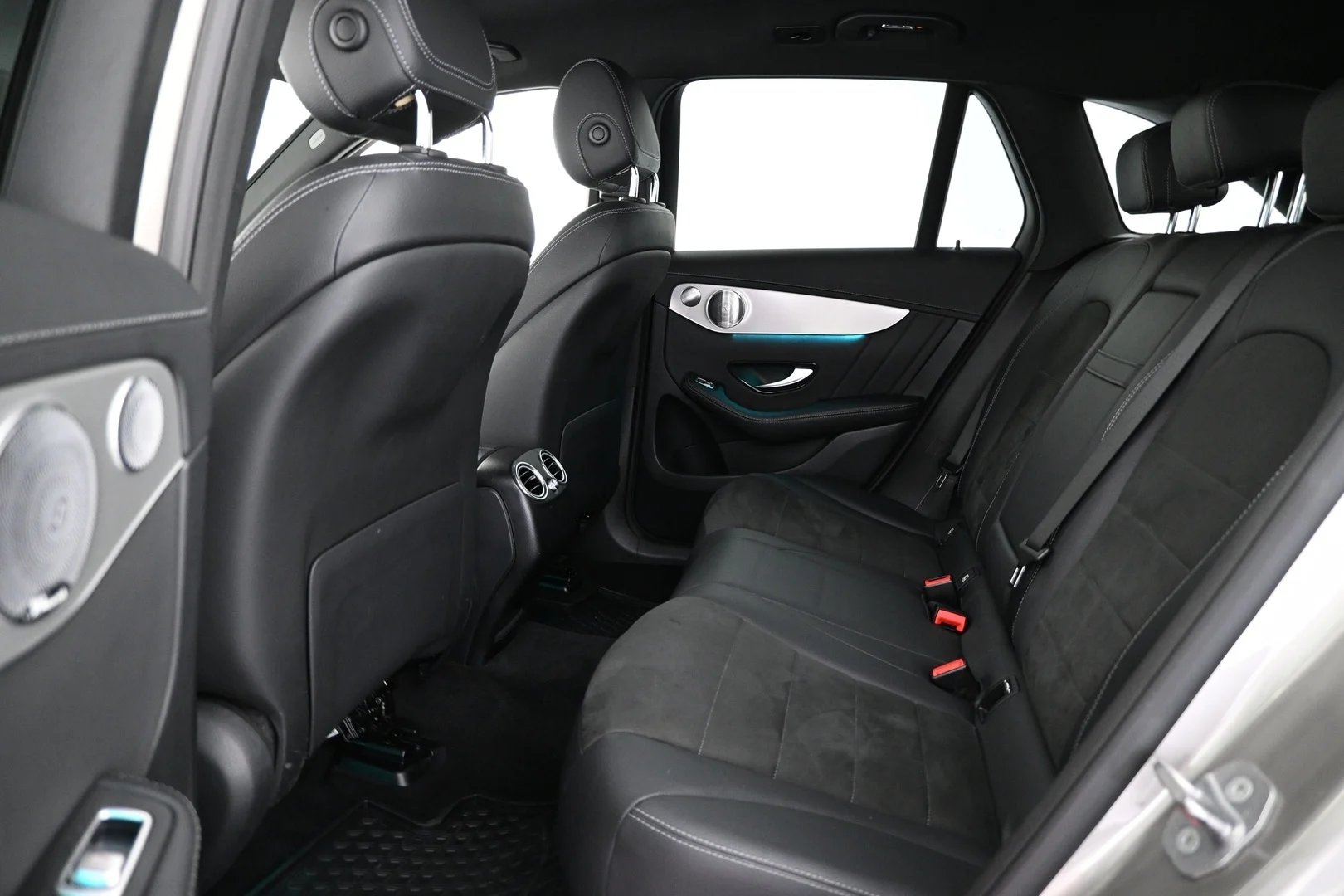 Car Image - 6OvGuqKwrYmiMhzYNyKqD3