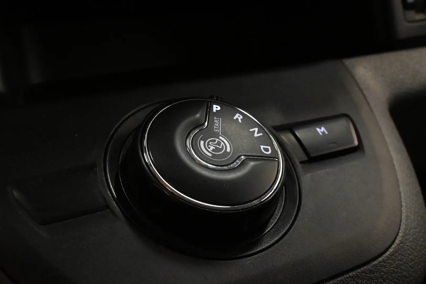 Car Image - 2M320KGY0gGgsQMGsGggDk