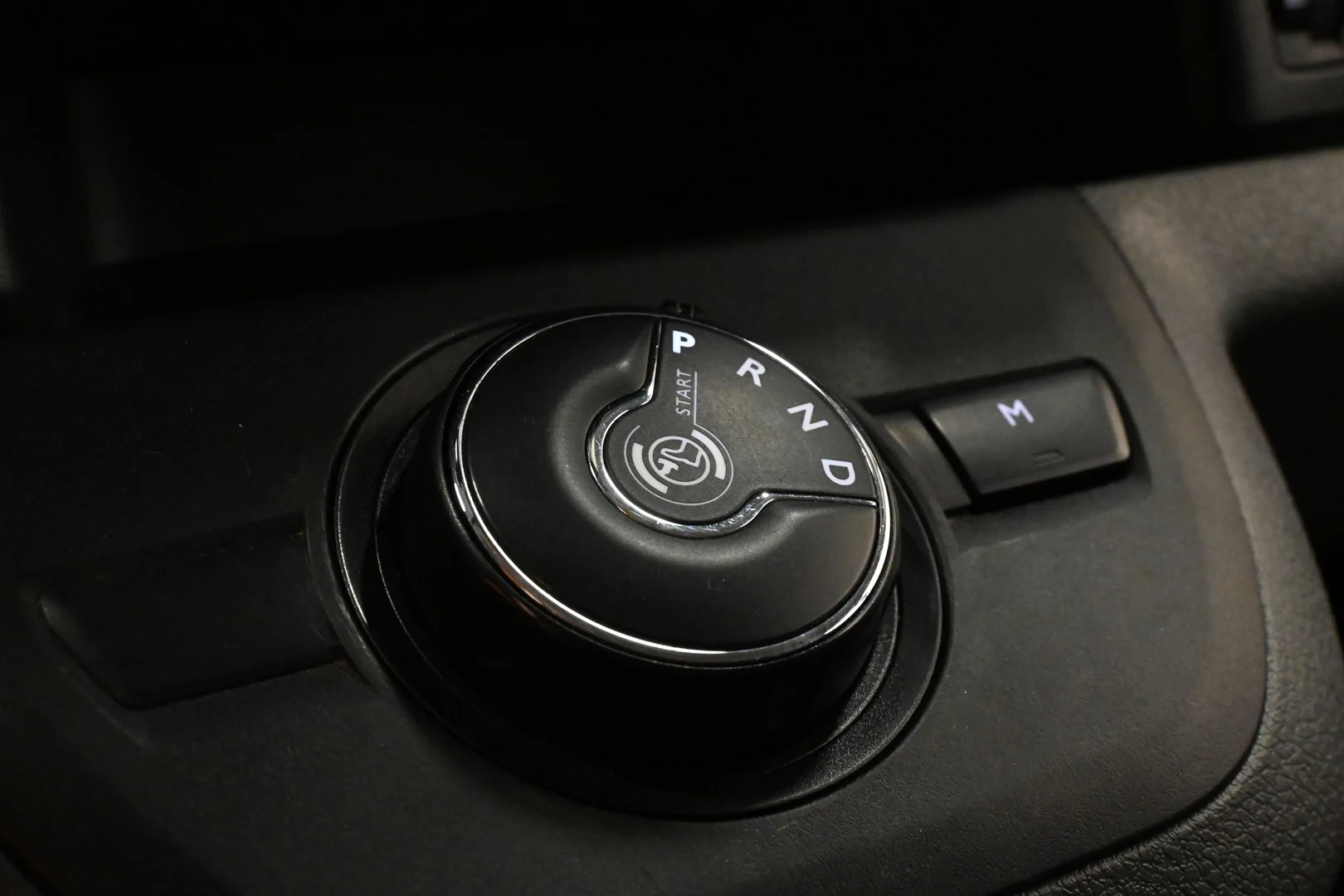 Car Image - 2M320KGY0gGgsQMGsGggDk
