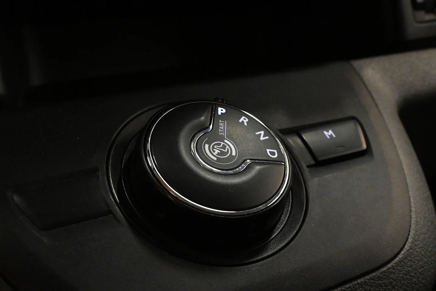 Car Image - 2M320KGY0gGgsQMGsGggDk