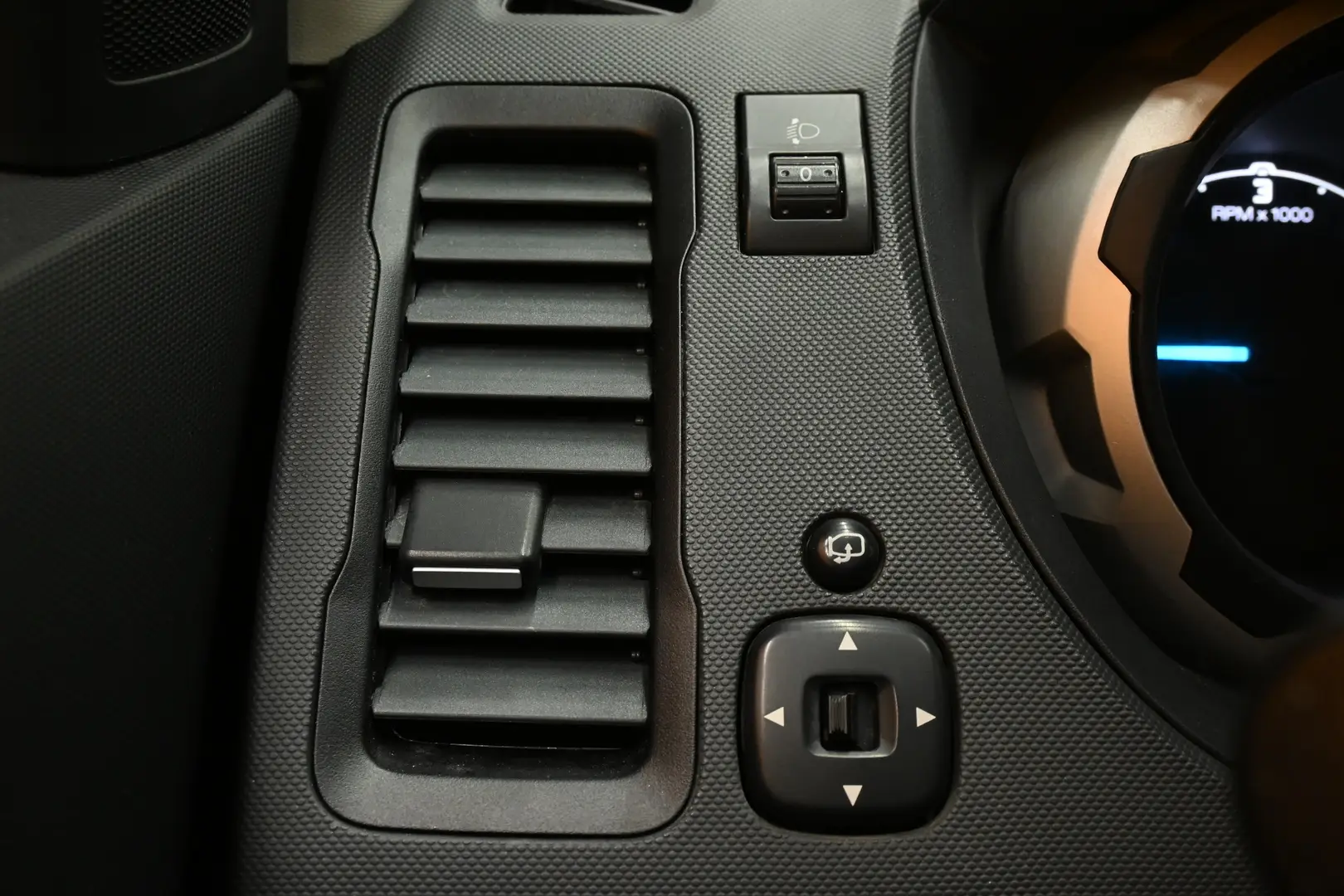 Car Image - 50e70M5s4neaslTHh06ga0