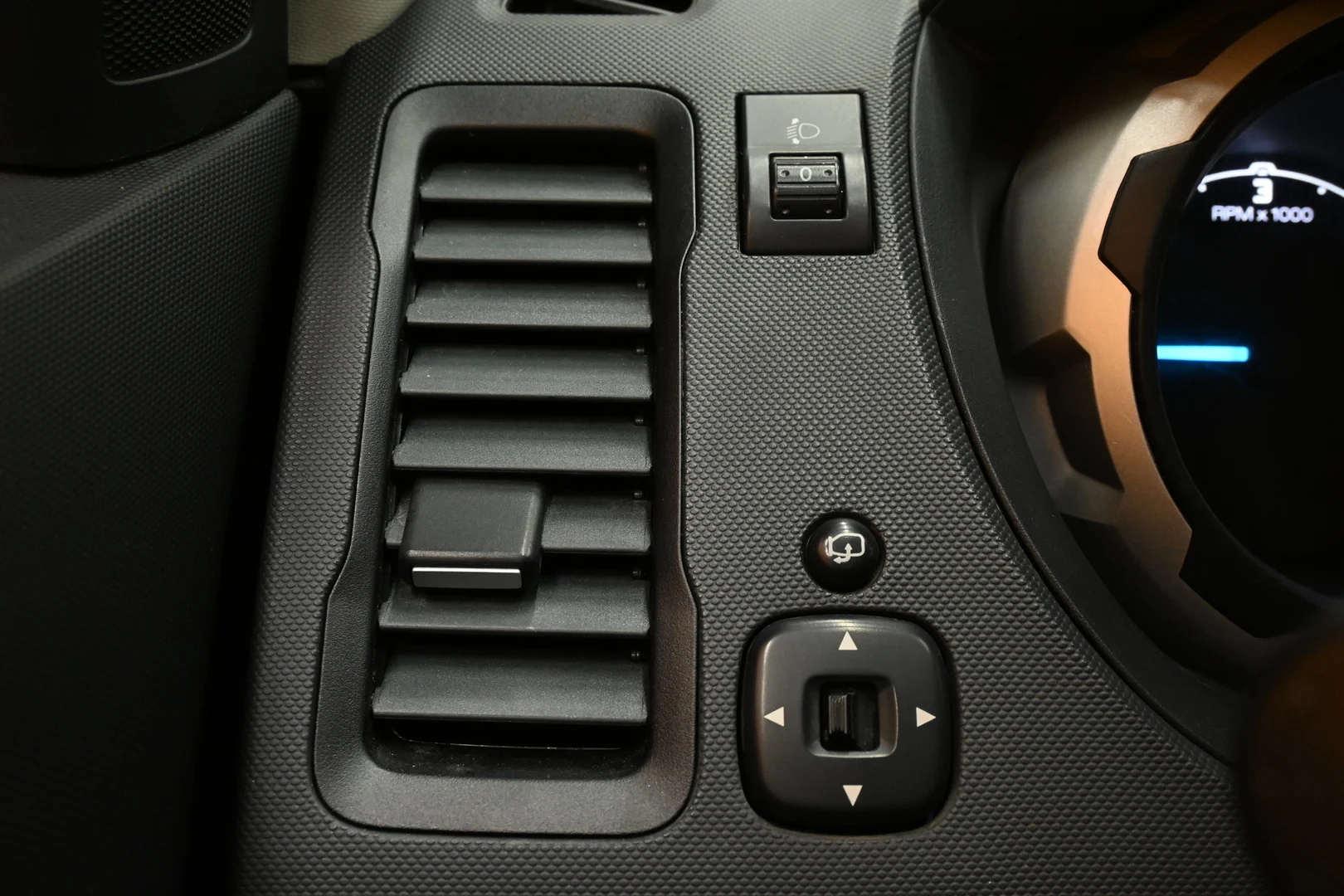 Car Image - 50e70M5s4neaslTHh06ga0
