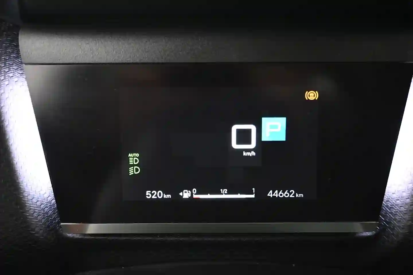 Car Image - 4Vmc8OE0AMLHzTmv4Z4aT7