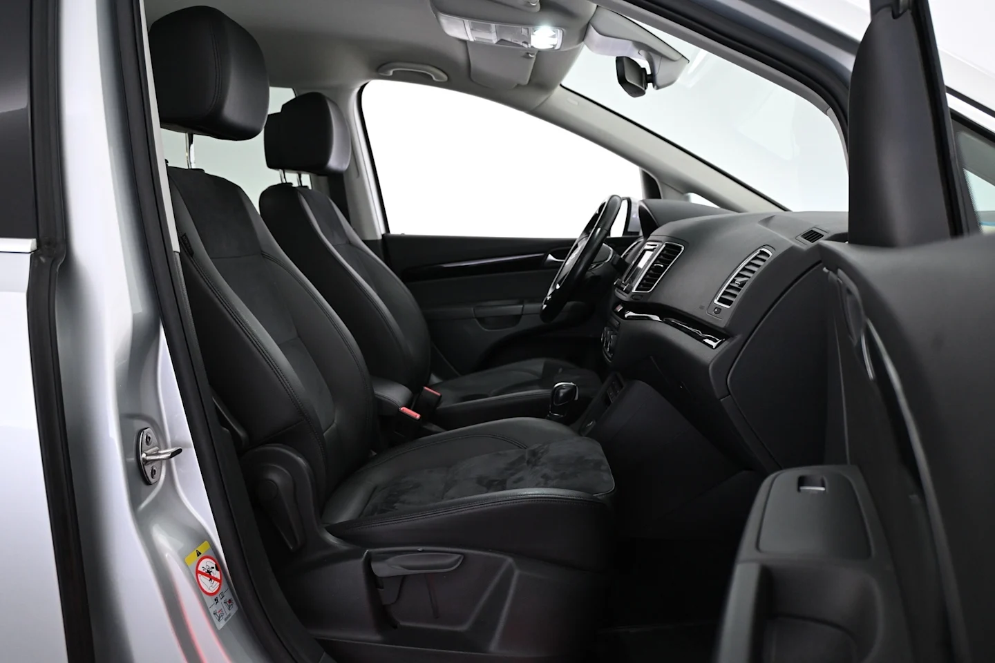 Car Image - 6DCmKlL9yseK9MIOwWnOwW