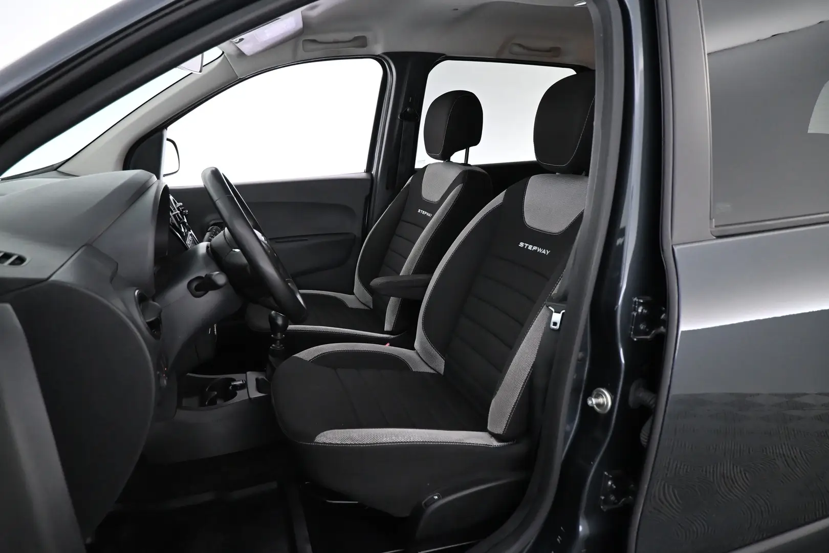 Car Image - UyXAJwbFZK1TP1A7i8STV