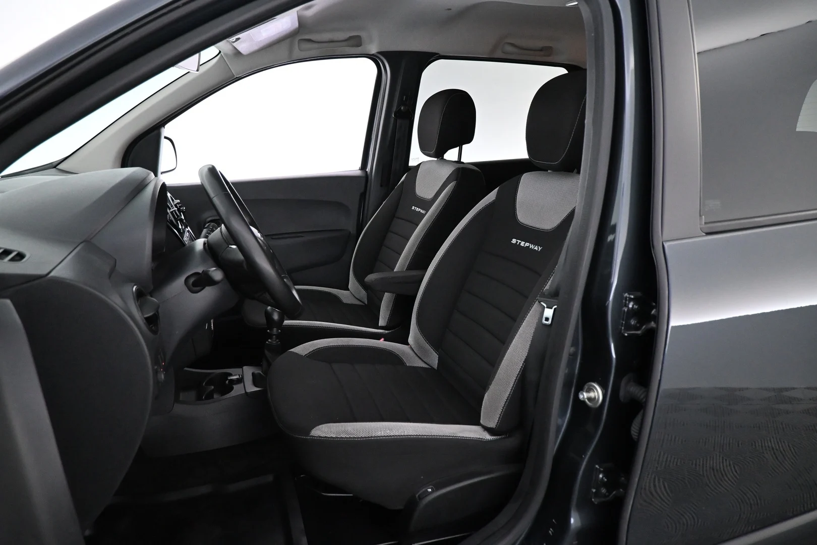 Car Image - UyXAJwbFZK1TP1A7i8STV