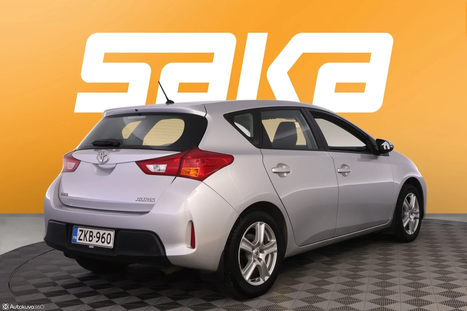 Car Image - 1FgCoj7BS8nRP833VPyLqE