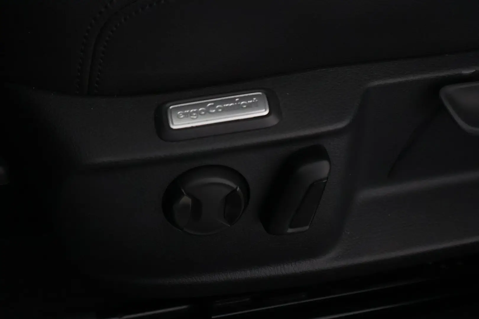 Car Image - 61sgAPRtvZm1ol9vN54ElG