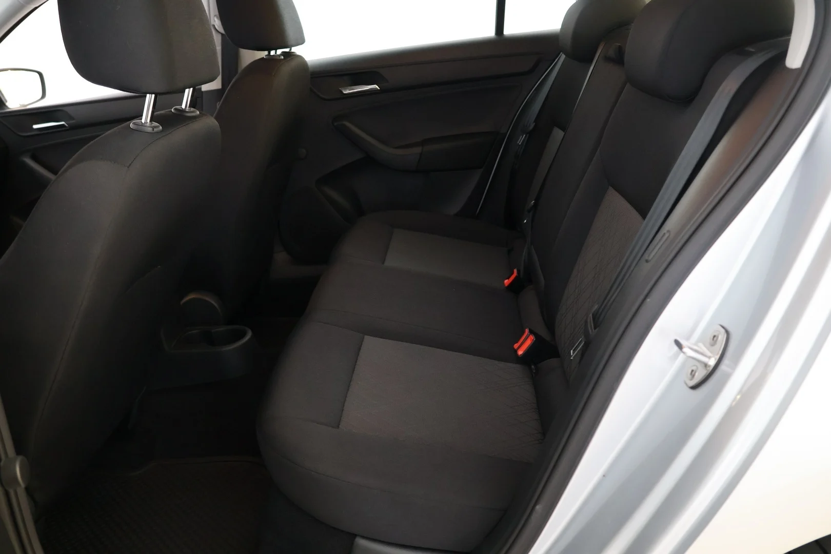 Car Image - 23QzNSvu9XClEstw4erd3U