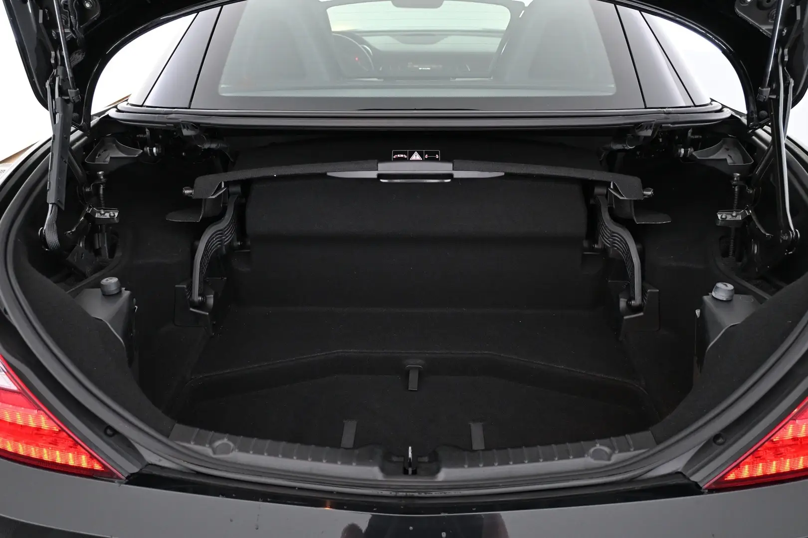 Car Image - 2hdfZvKU2KWDXYLrg5gasz