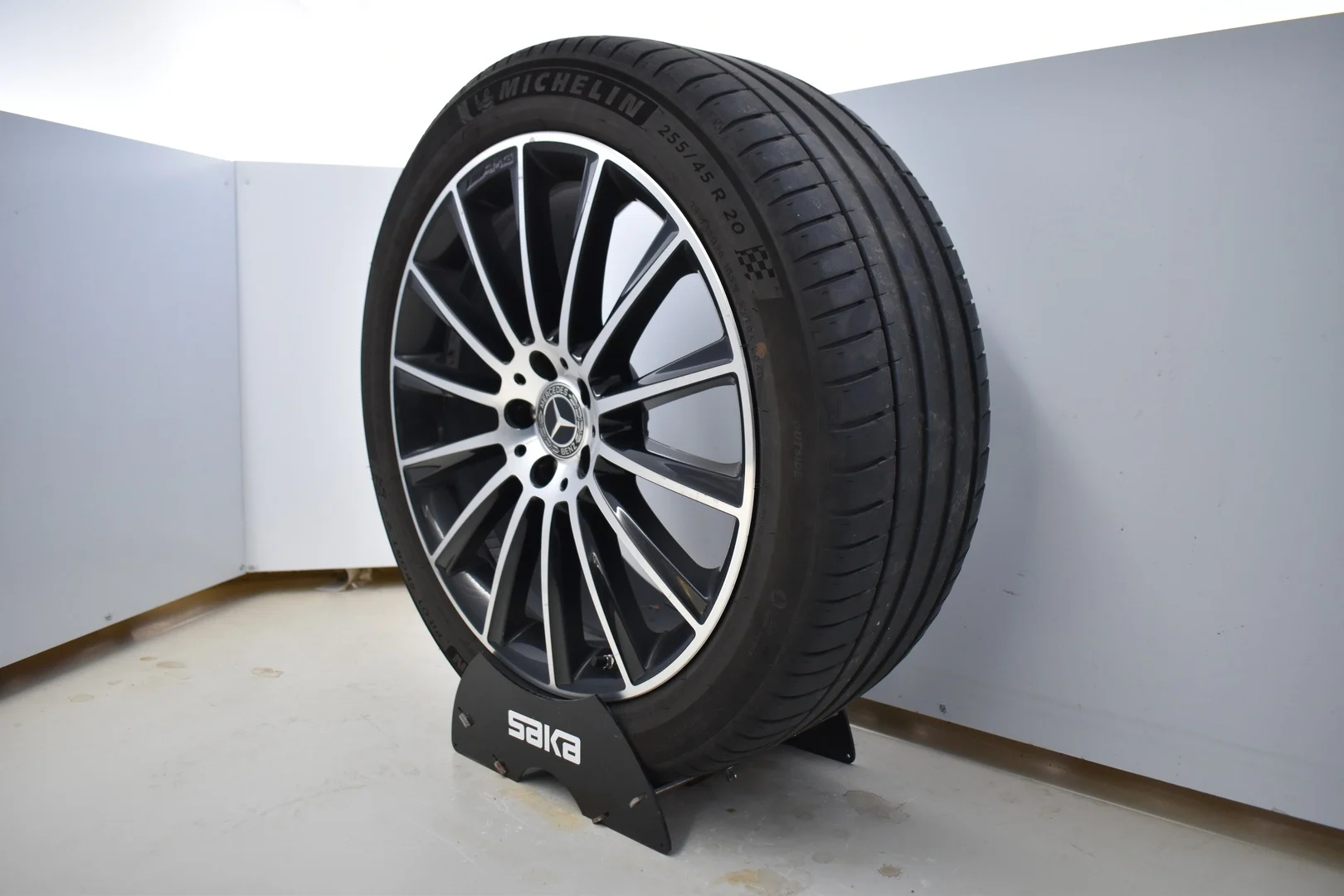 Car Image - 4s7ceUmgRVZNQ28F42fOBn