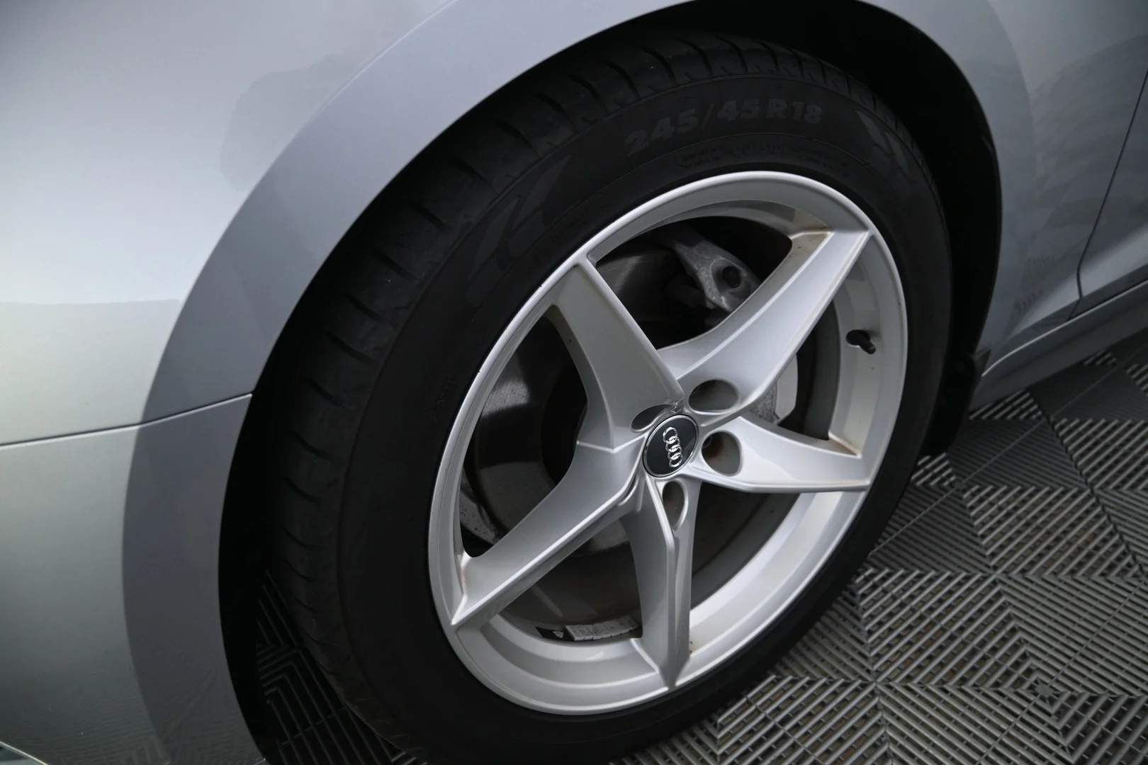 Car Image - JweUCngmssv9kn5asSLEC