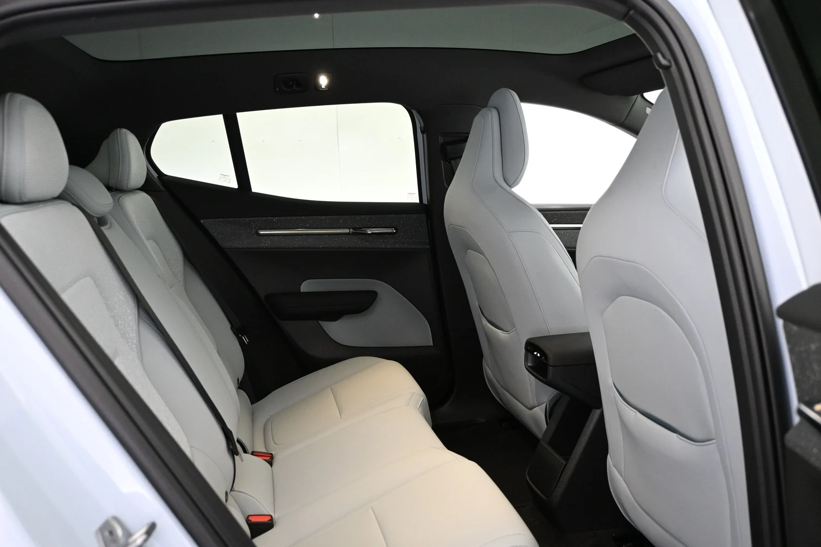 Car Image - 9LNgzKMCmvwVSeQDCtLk7