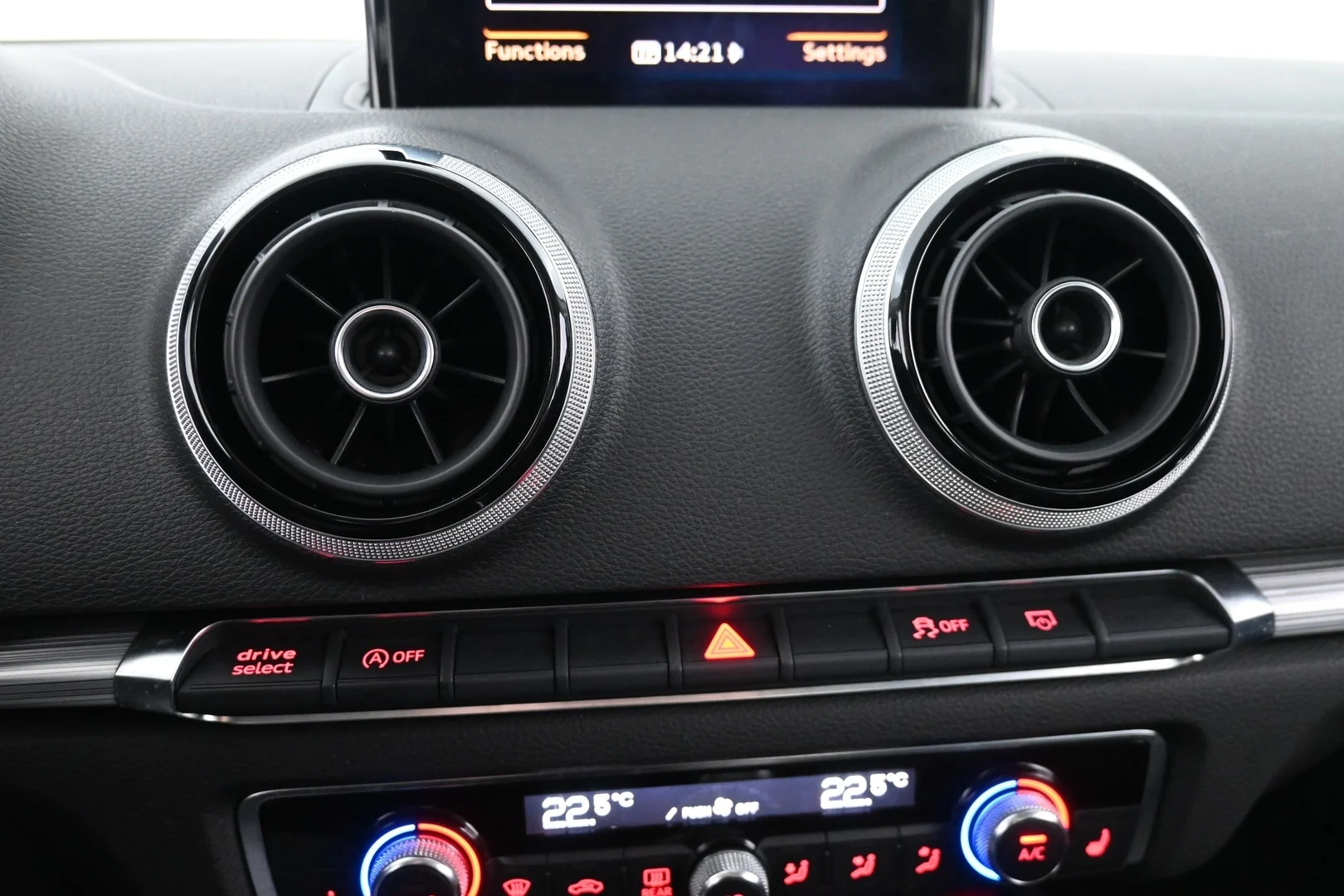 Car Image - BSWz86nNlAI9IkilKtN5R