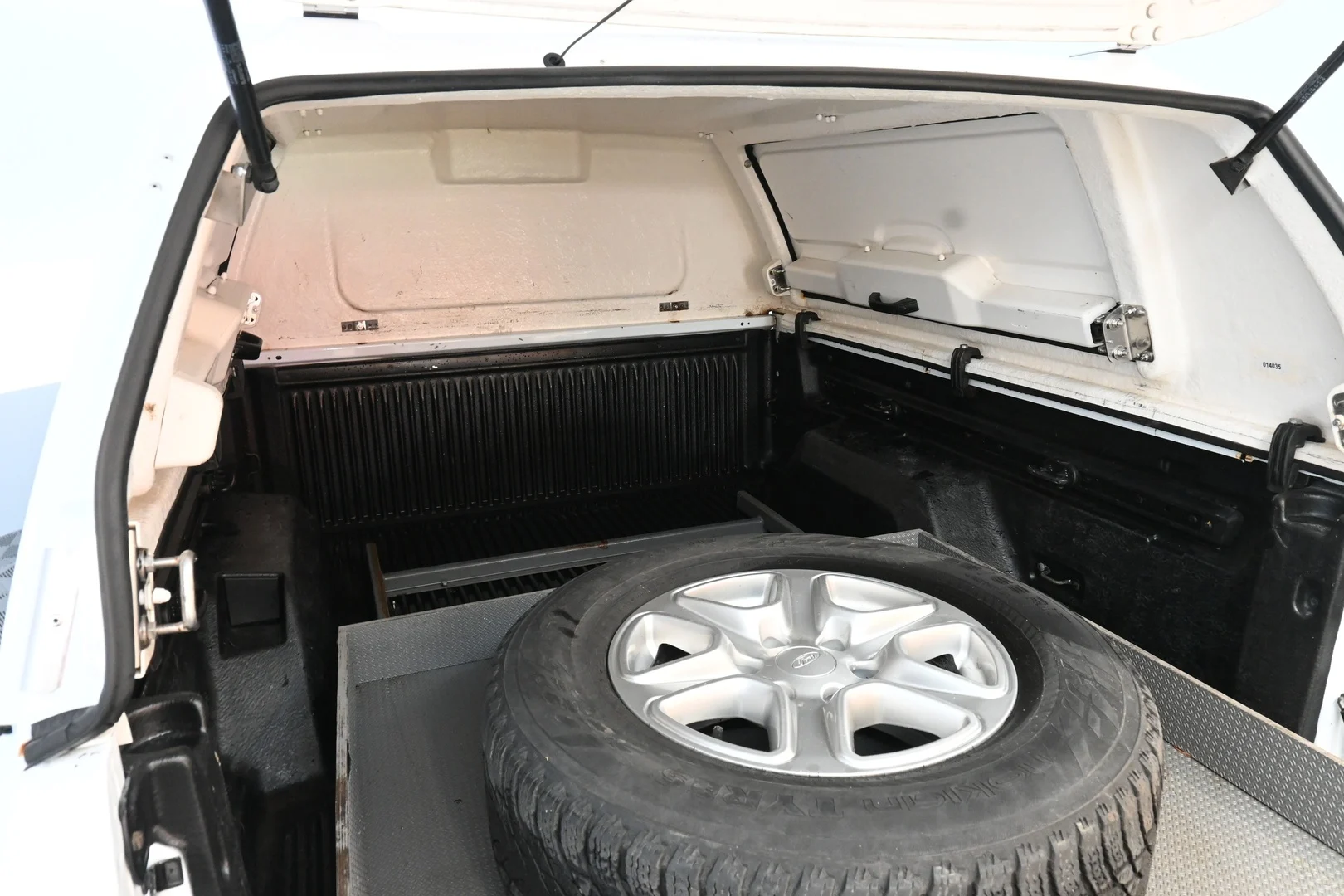 Car Image - 1M2gSHEnkyhXWQ3jFSkHG6